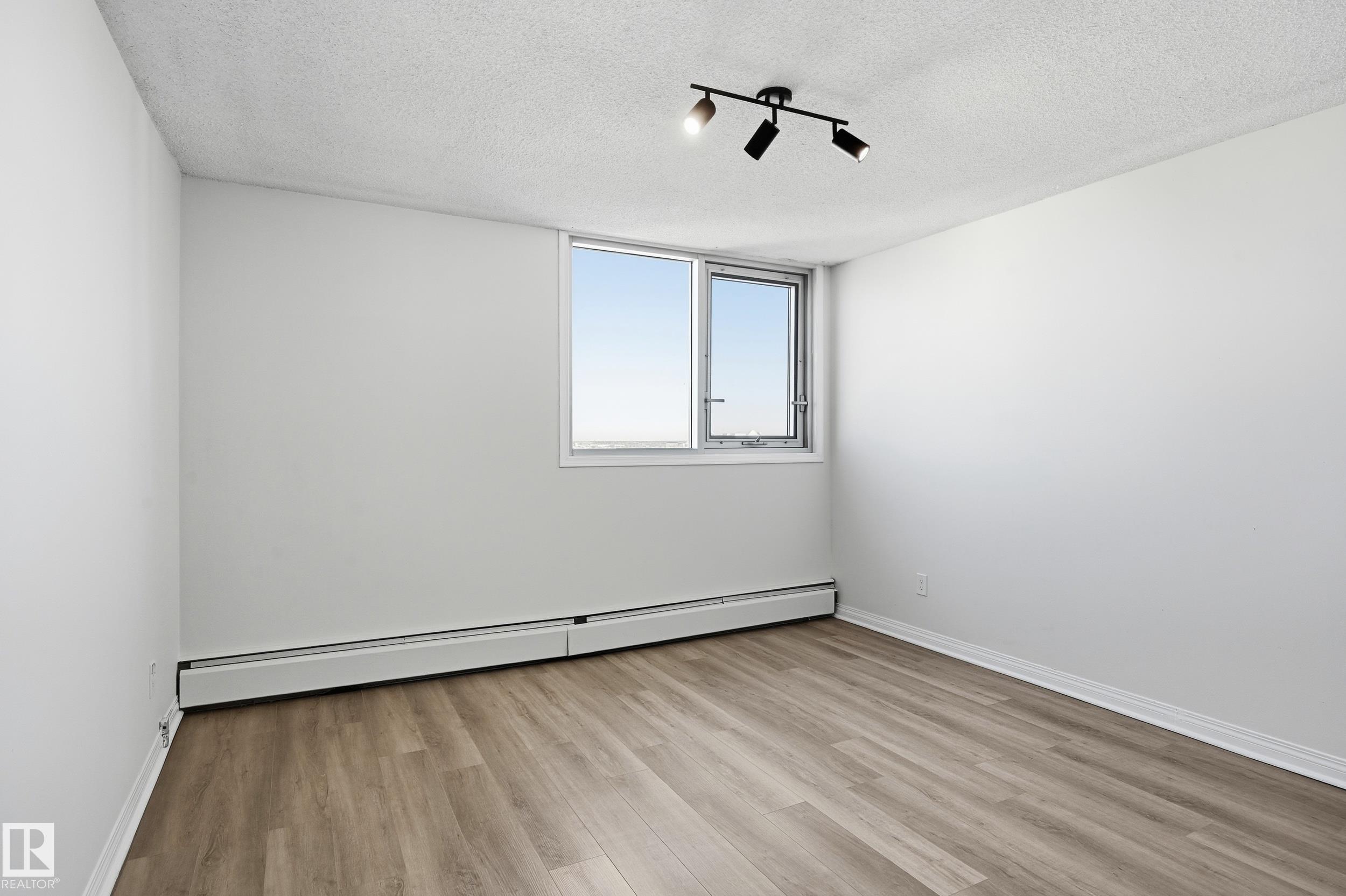 Photo 17 at 1607 - 10011 116 Street NW, Wîhkwêntôwin, Edmonton