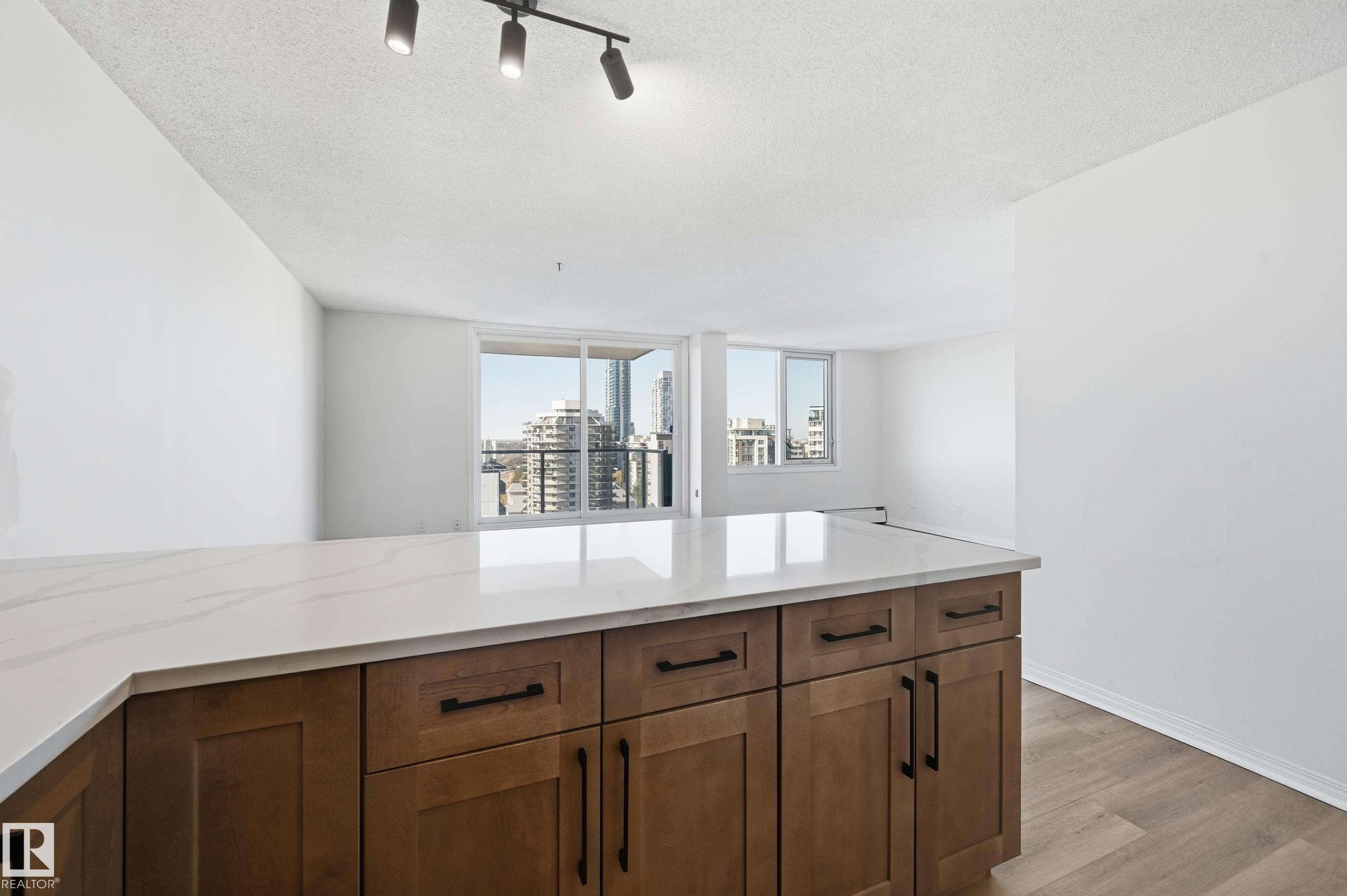 Photo 8 at 1607 - 10011 116 Street NW, Wîhkwêntôwin, Edmonton