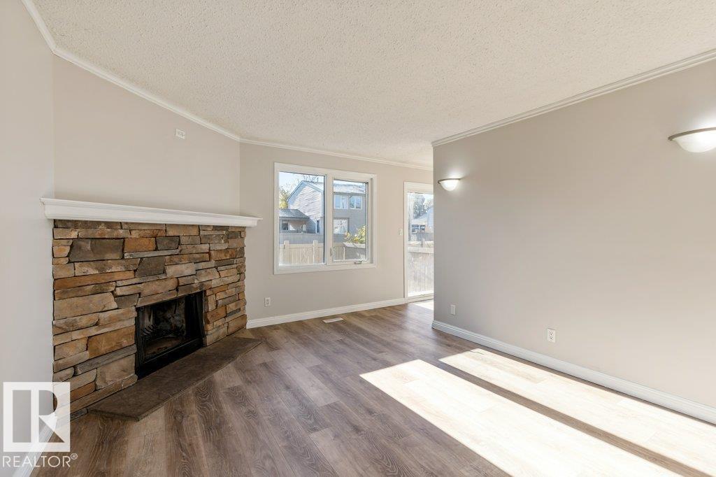 Photo 3 at 44 Akinsdale gardens, Akinsdale, St. Albert