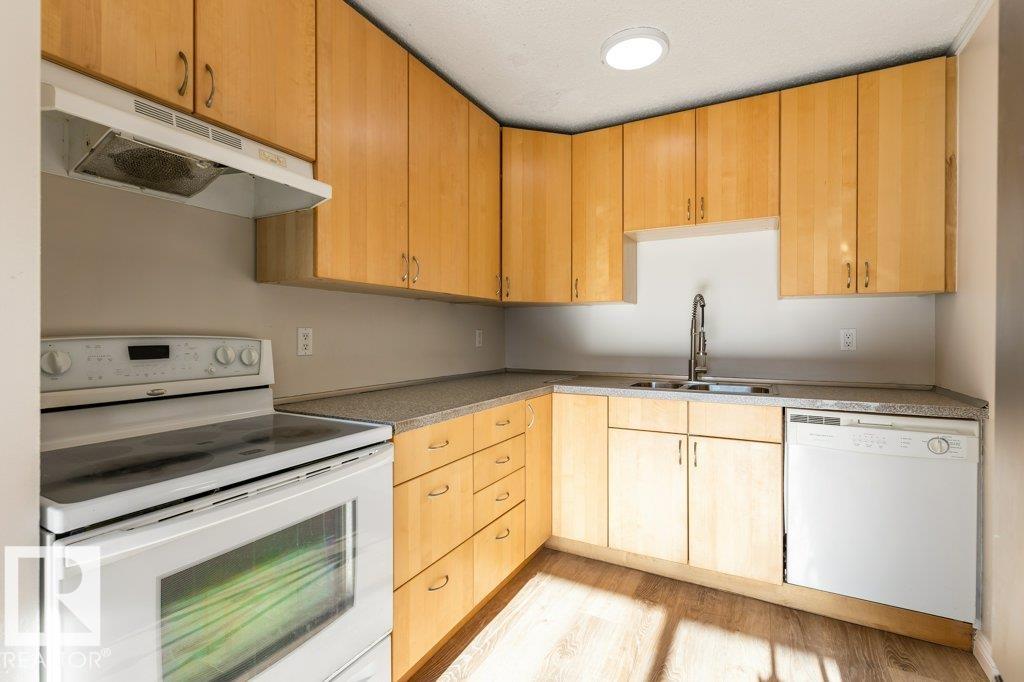 Photo 9 at 44 Akinsdale gardens, Akinsdale, St. Albert