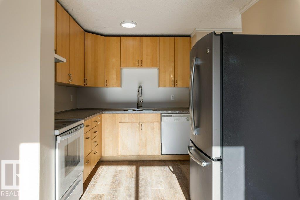Photo 10 at 44 Akinsdale gardens, Akinsdale, St. Albert