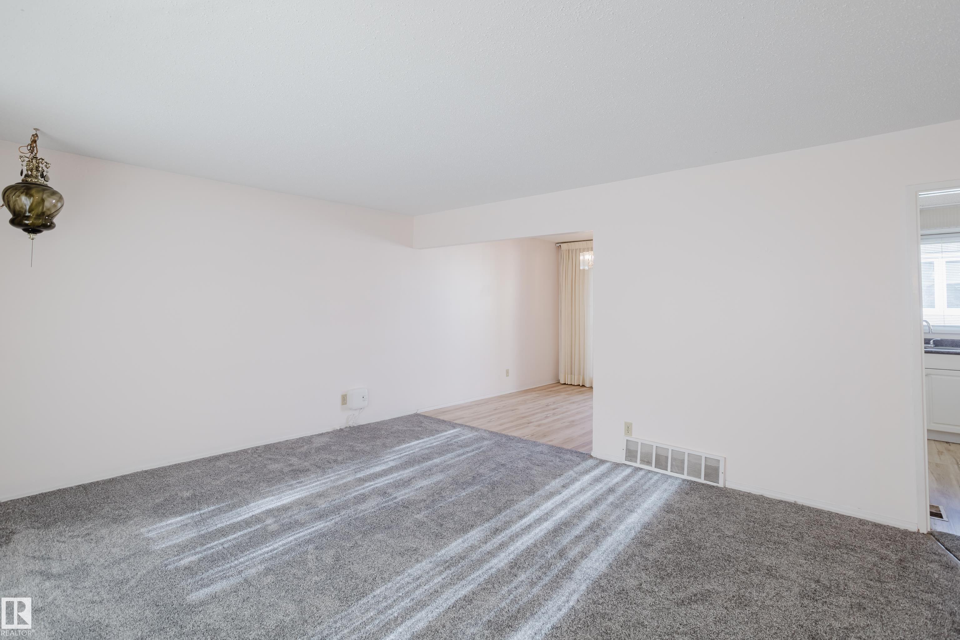 Photo 18 at 2 Fleetwood Crescent, Forest Lawn, St. Albert