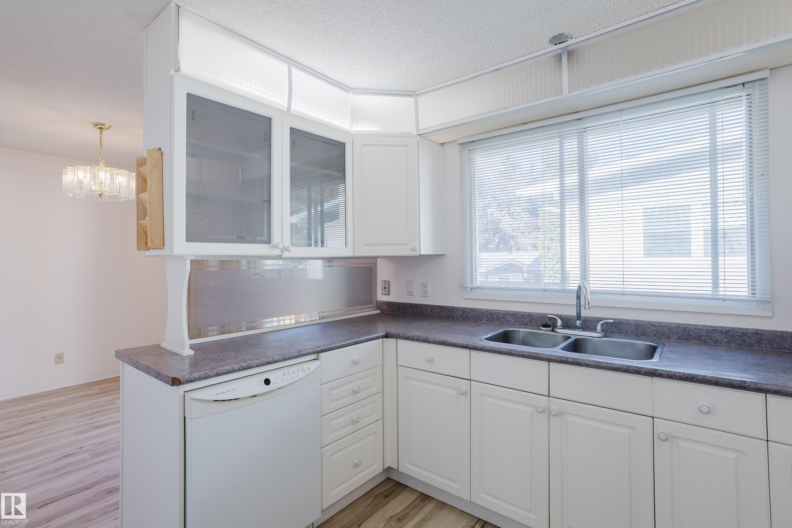 Photo 25 at 2 Fleetwood Crescent, Forest Lawn, St. Albert