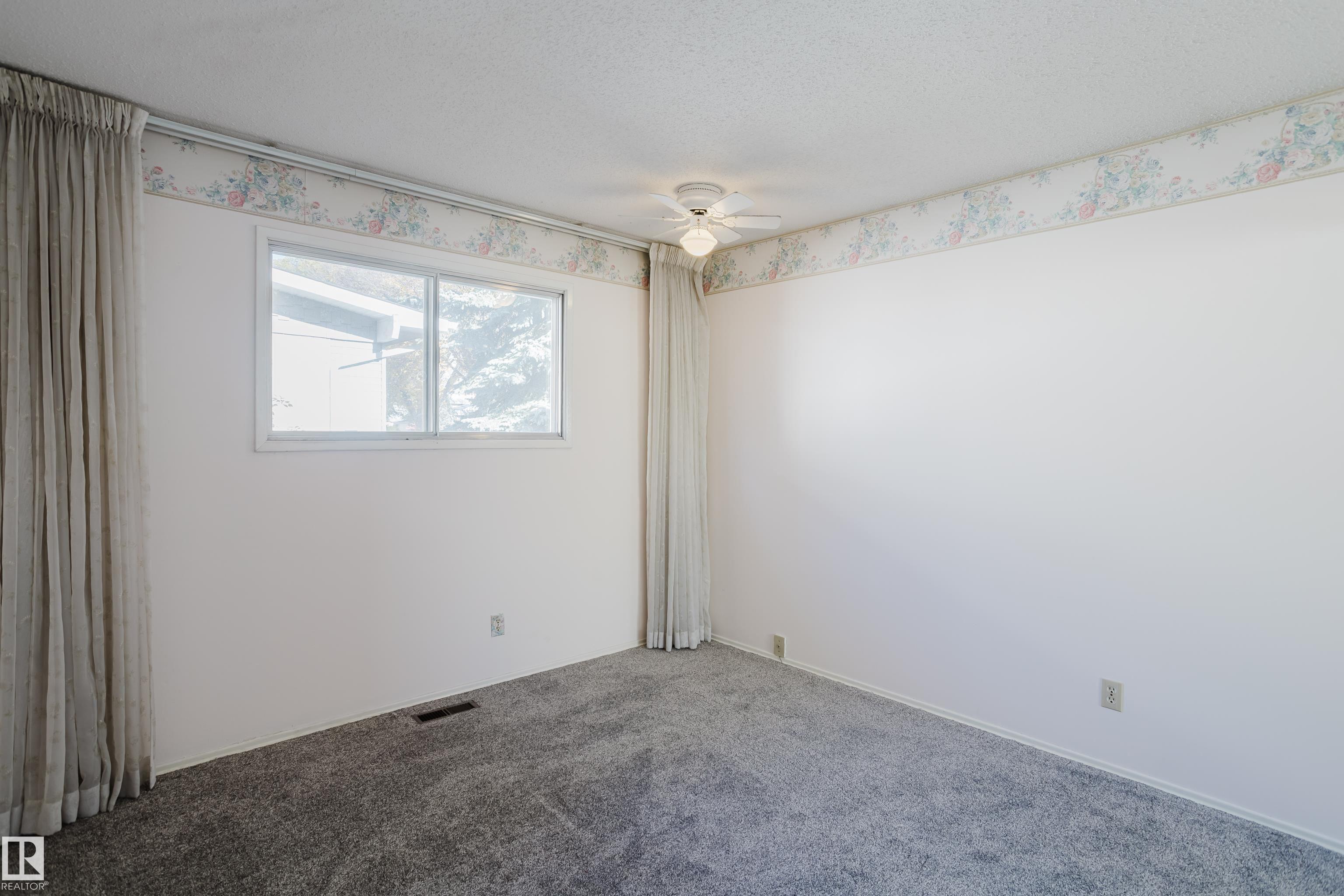Photo 33 at 2 Fleetwood Crescent, Forest Lawn, St. Albert