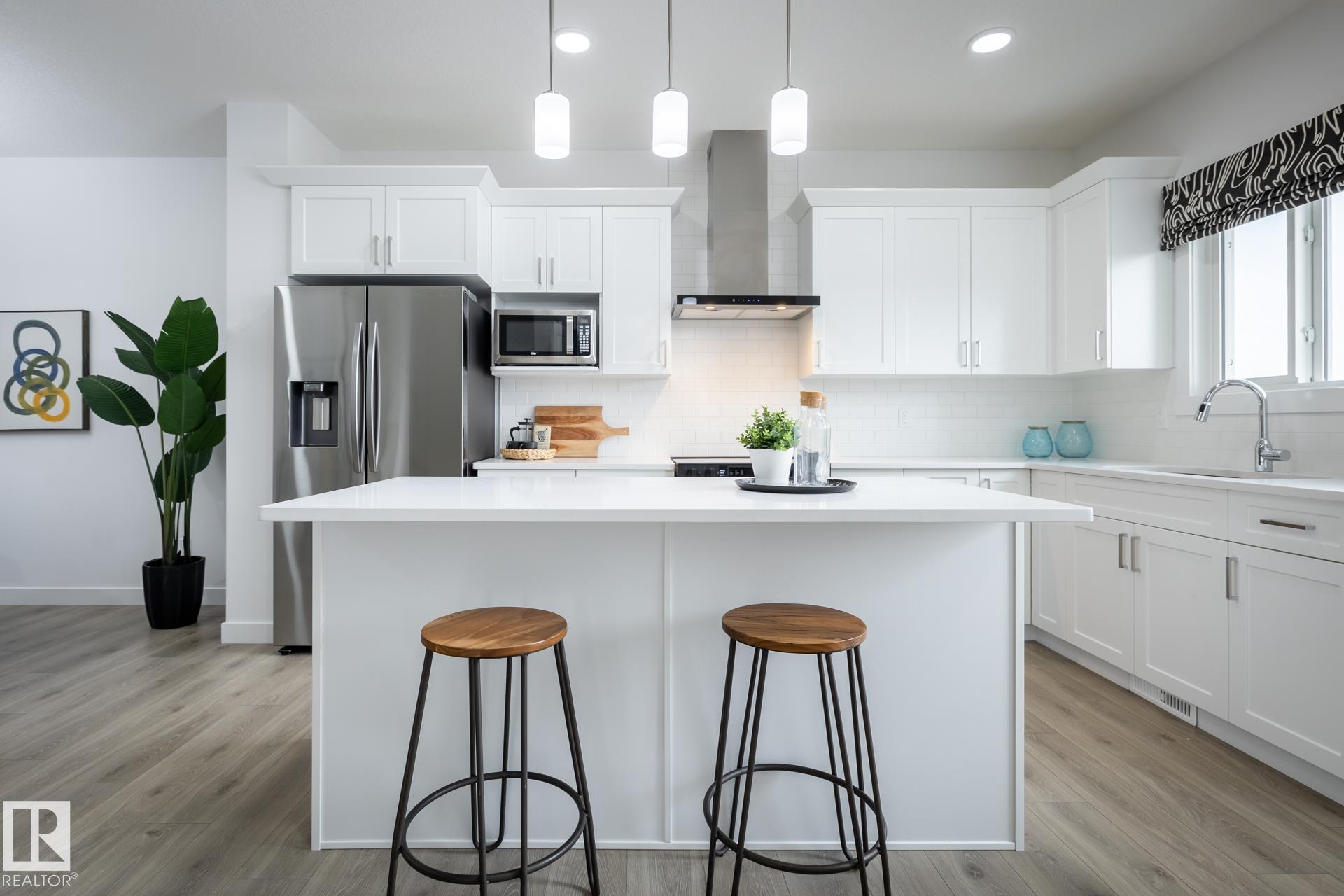 Photo 9 at 308 29 Street SW, Alces, Edmonton