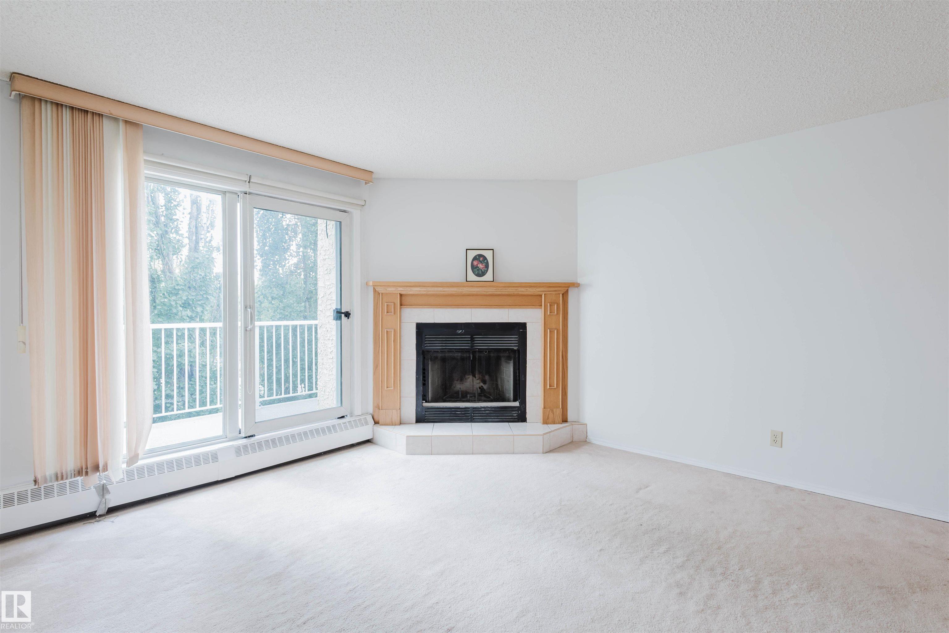 Photo 4 at 402 - 11020 19 Avenue NW, Keheewin, Edmonton