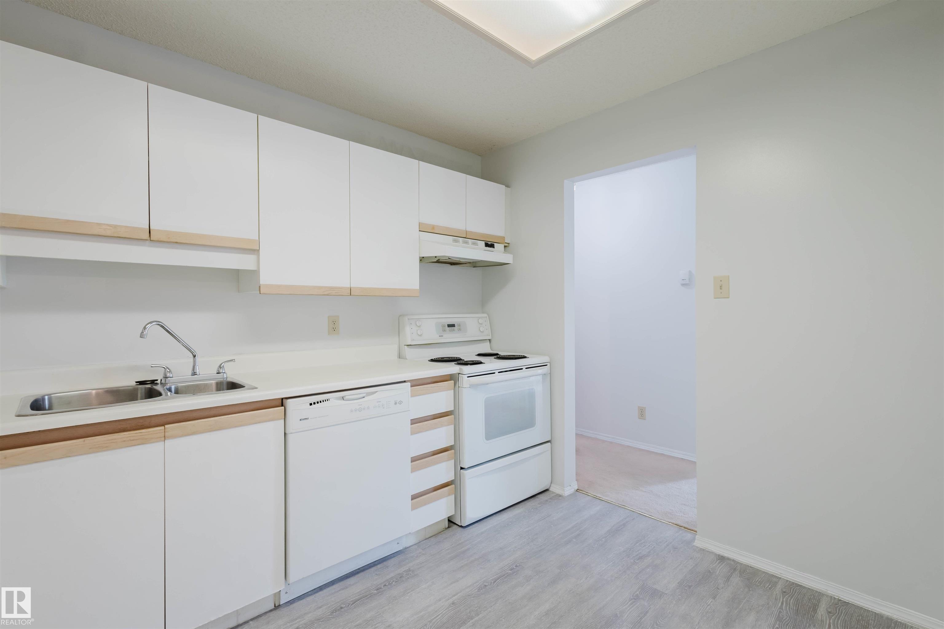 Photo 10 at 402 - 11020 19 Avenue NW, Keheewin, Edmonton
