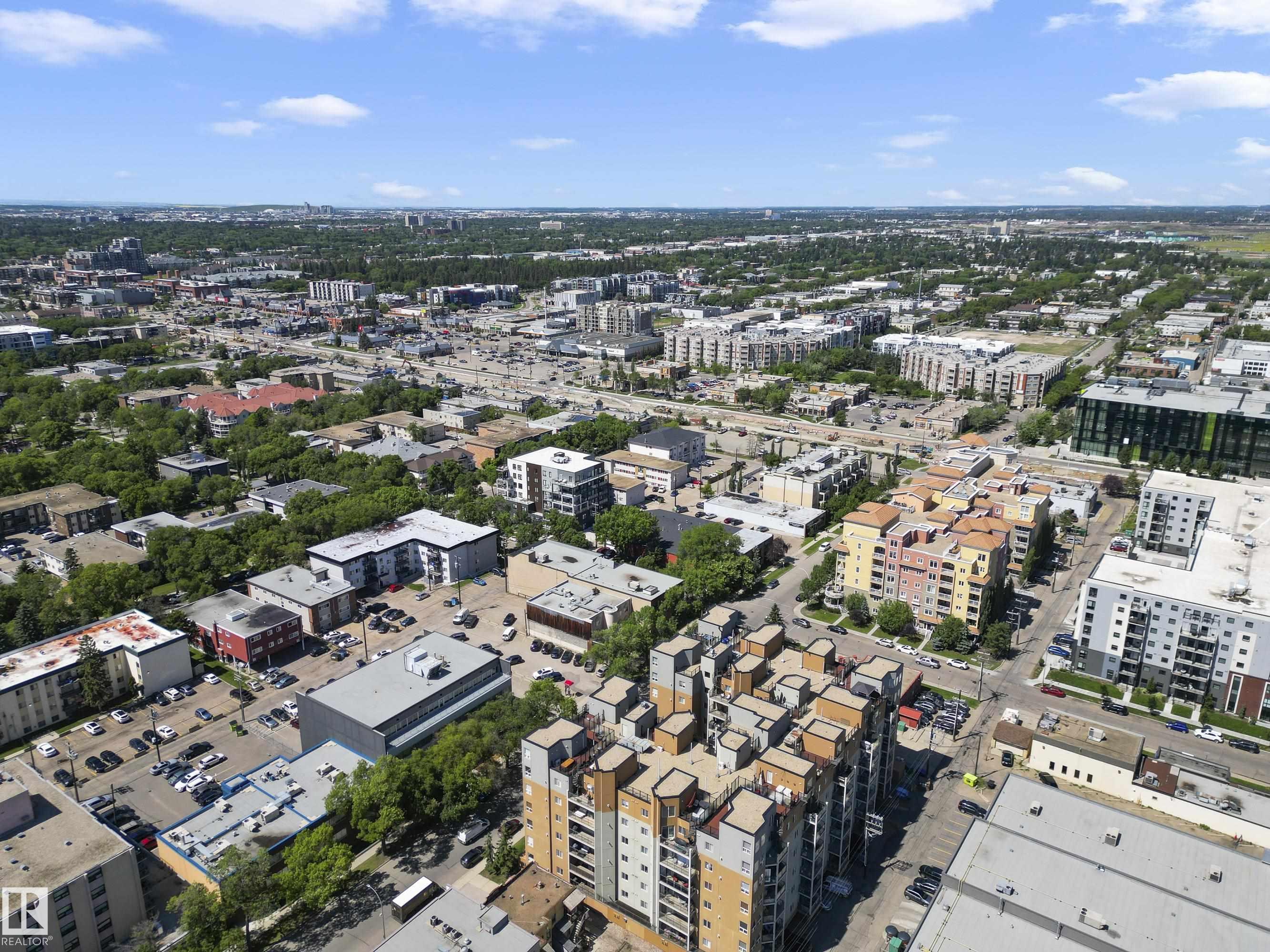 Photo 2 at 414 - 10235 112 Street NW, Wîhkwêntôwin, Edmonton