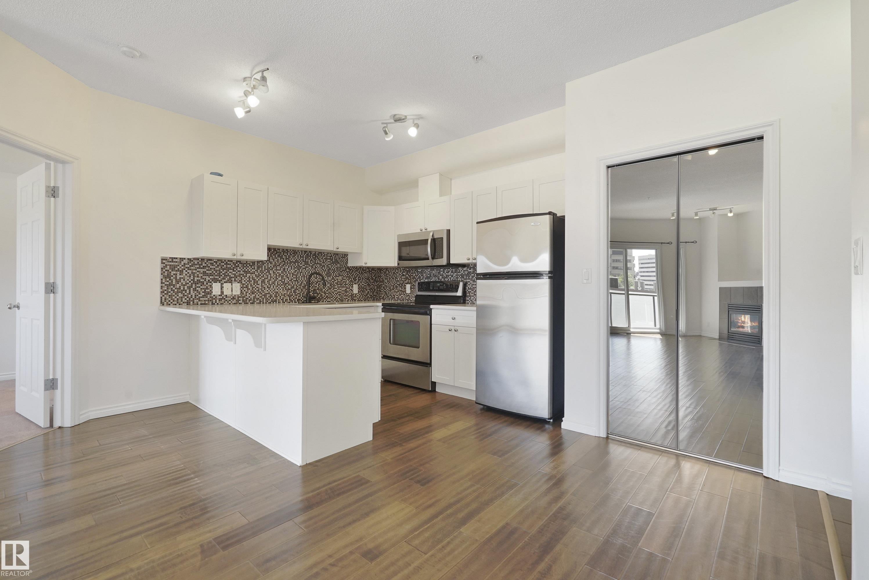 Photo 3 at 414 - 10235 112 Street NW, Wîhkwêntôwin, Edmonton