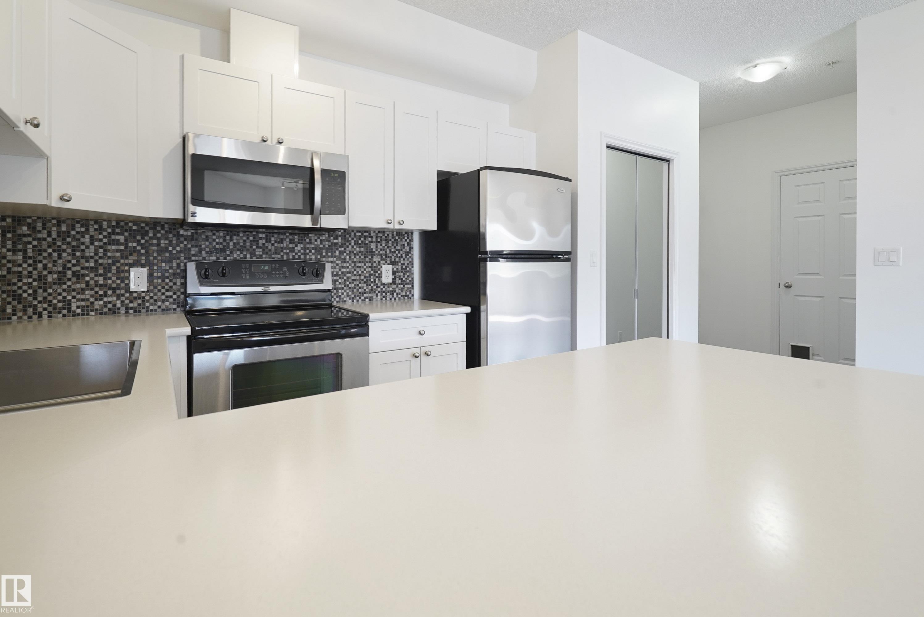 Photo 10 at 414 - 10235 112 Street NW, Wîhkwêntôwin, Edmonton
