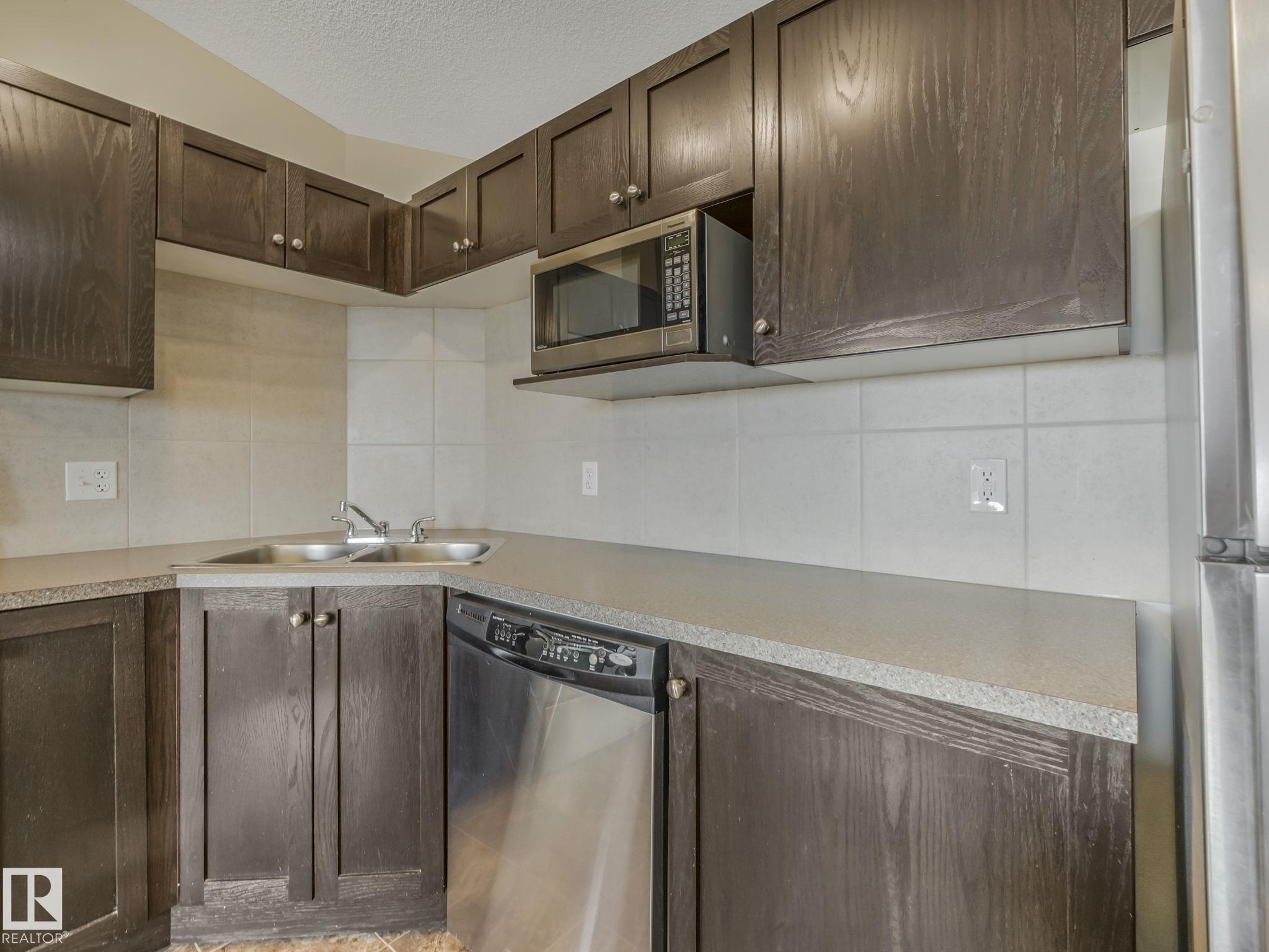 Photo 8 at 423 - 1520 Hammond Gate NW, The Hamptons, Edmonton