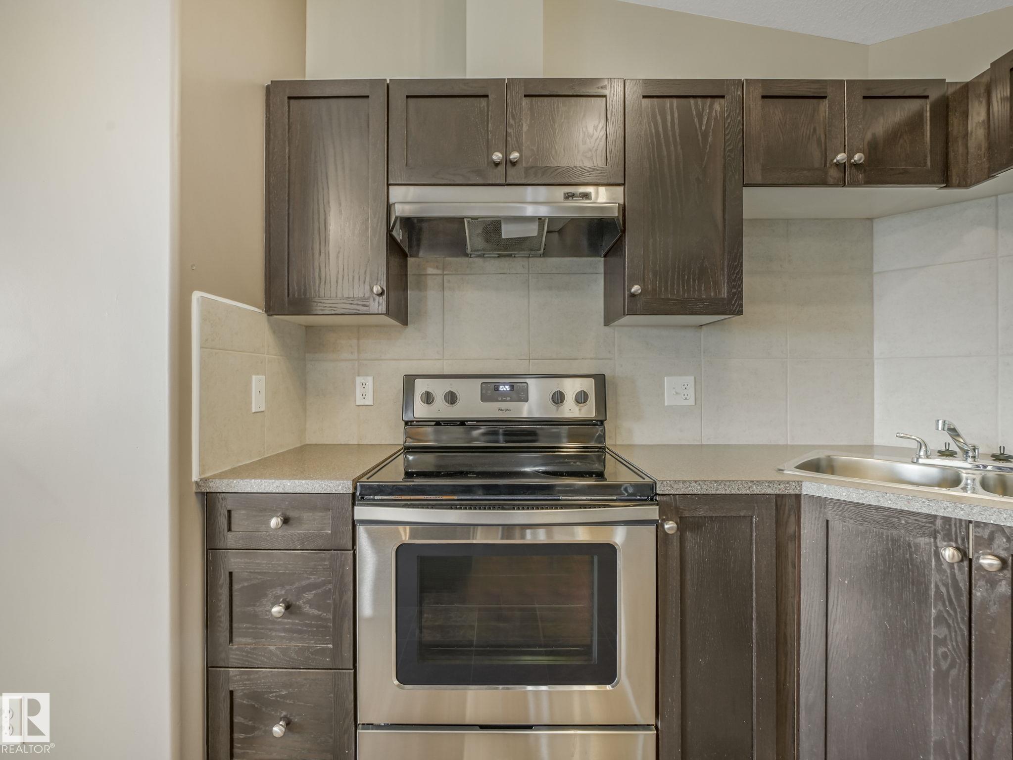 Photo 10 at 423 - 1520 Hammond Gate NW, The Hamptons, Edmonton