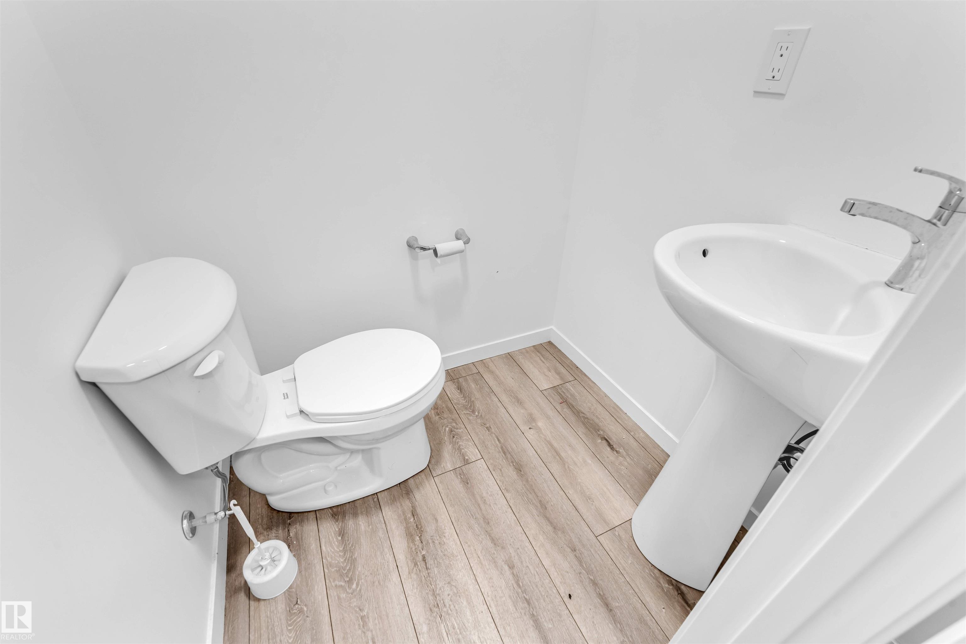 Photo 9 at 1106 Aster Boulevard NW, Aster, Edmonton