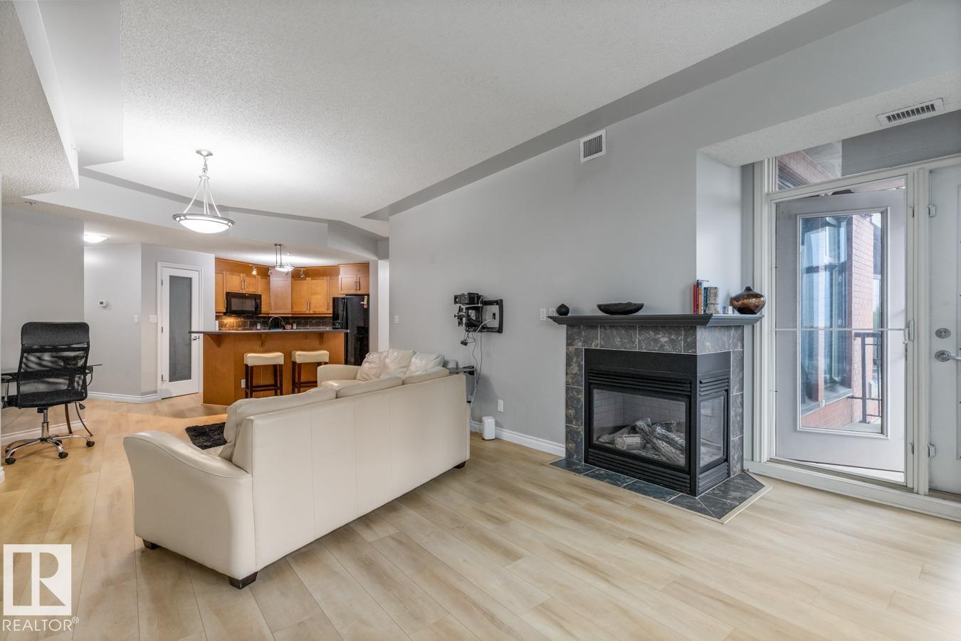 Photo 11 at 402 - 9020 Jasper Avenue NW, Boyle Street, Edmonton