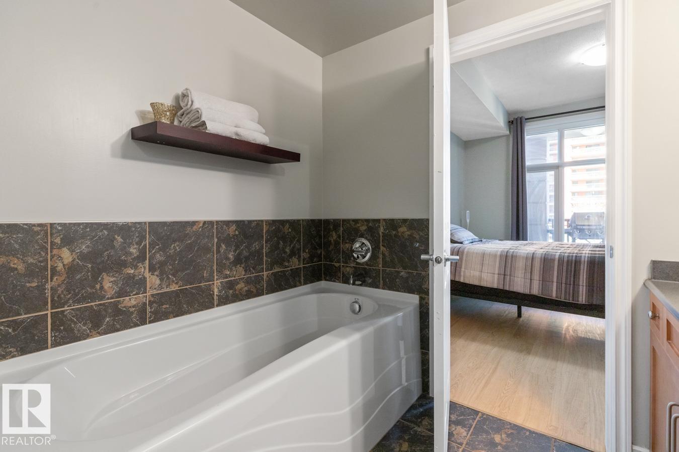 Photo 15 at 402 - 9020 Jasper Avenue NW, Boyle Street, Edmonton