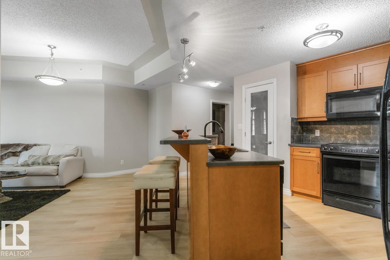 Photo 6 at 402 - 9020 Jasper Avenue NW, Boyle Street, Edmonton