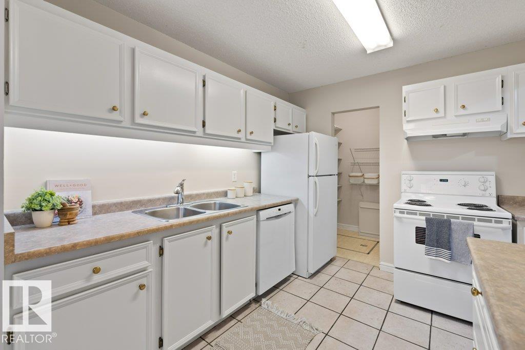 http://cdnparap120.paragonrels.com/ParagonImages/Property/p12/RAE/225375167/11/0/0/2eff439da0dec3424f80115b503f4d38/1/1675054b6e876cca3f712a8e0a23071c/225375167-61a2b78a-0be5-4f43-84fb-6c20c5fffbc5.JPG