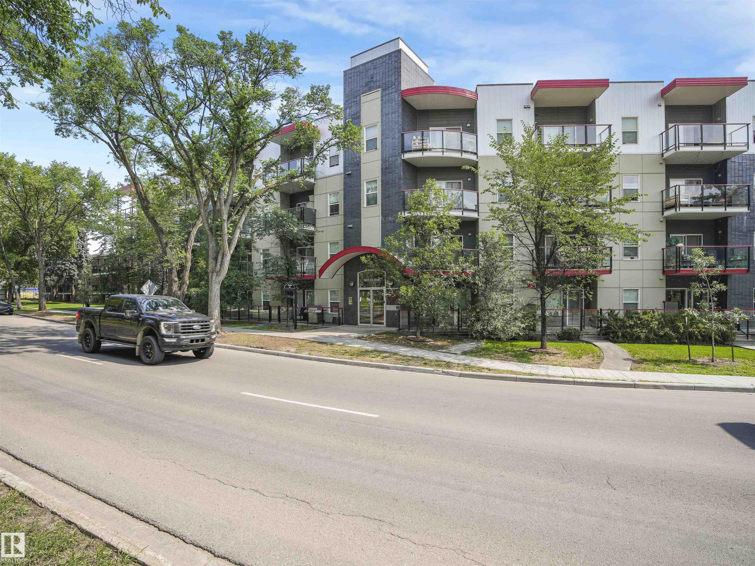 Photo 3 at 302 - 10611 117 Street NW, Queen Mary Park, Edmonton