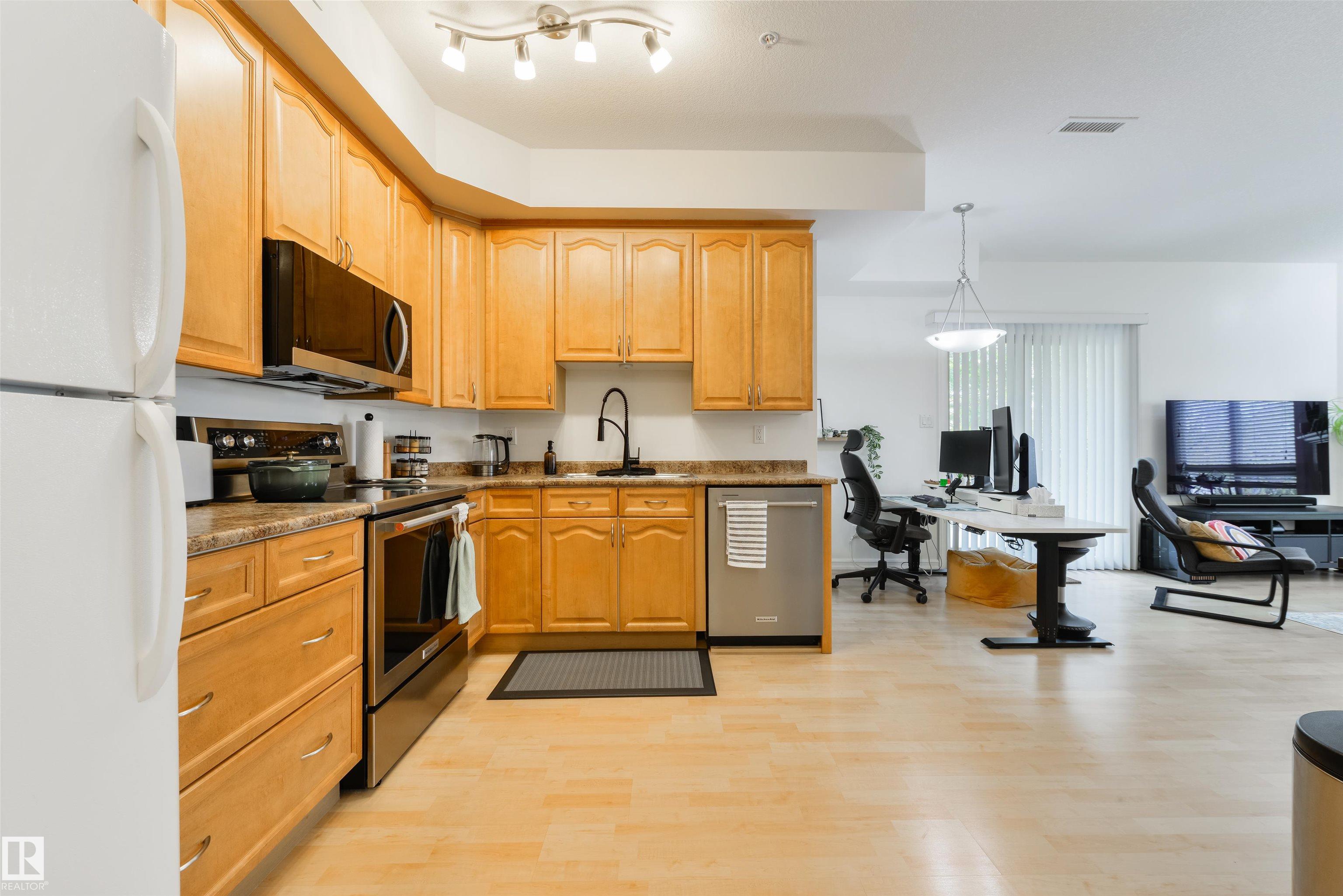 Photo 4 at 304 - 10630 78 Avenue NW, Queen Alexandra, Edmonton