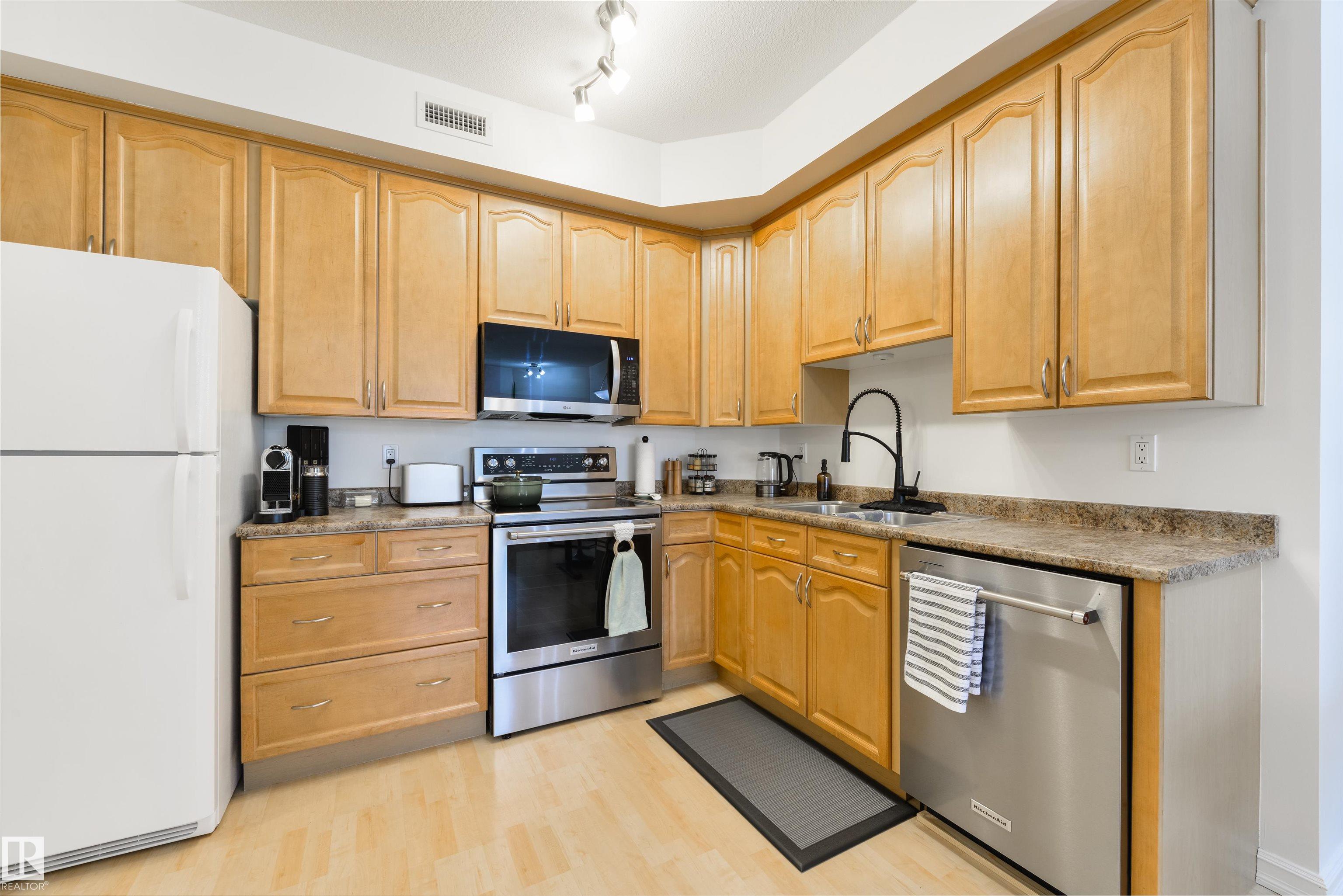 Photo 6 at 304 - 10630 78 Avenue NW, Queen Alexandra, Edmonton