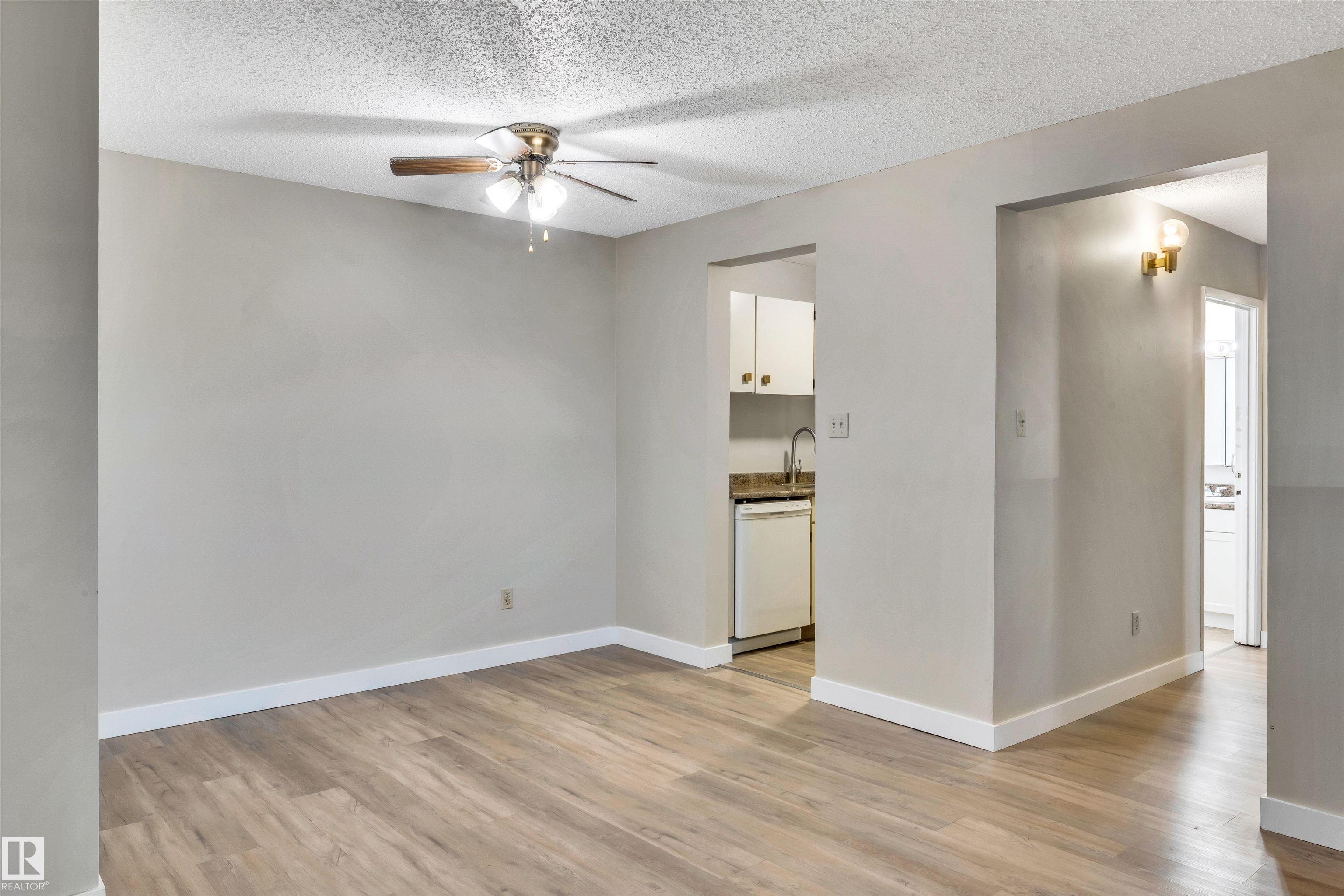 Photo 11 at 5011 Tudor Glen, Grandin, St. Albert