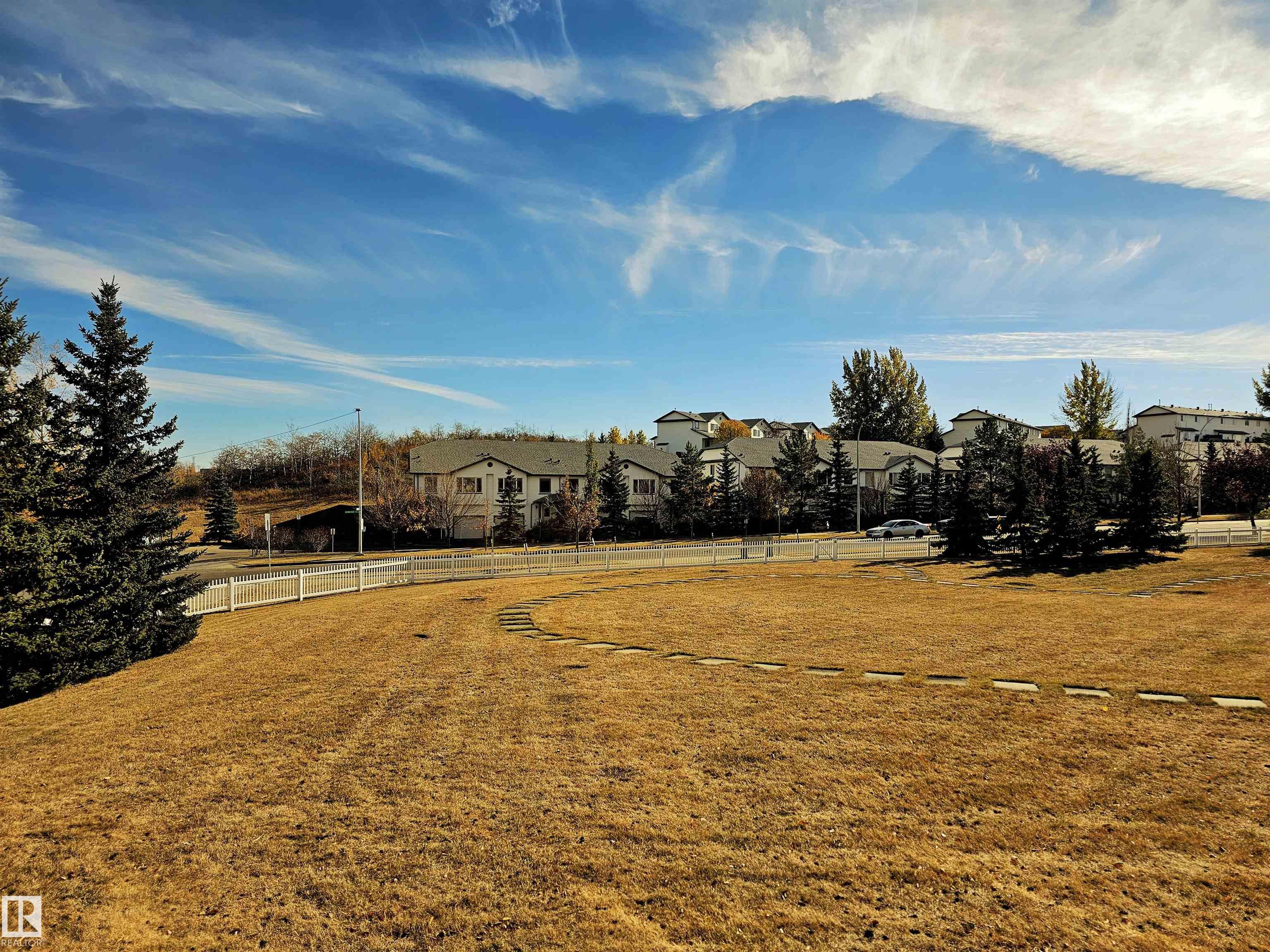 Photo 23 at 29 - 1404 Hermitage Road NW, Canon Ridge, Edmonton