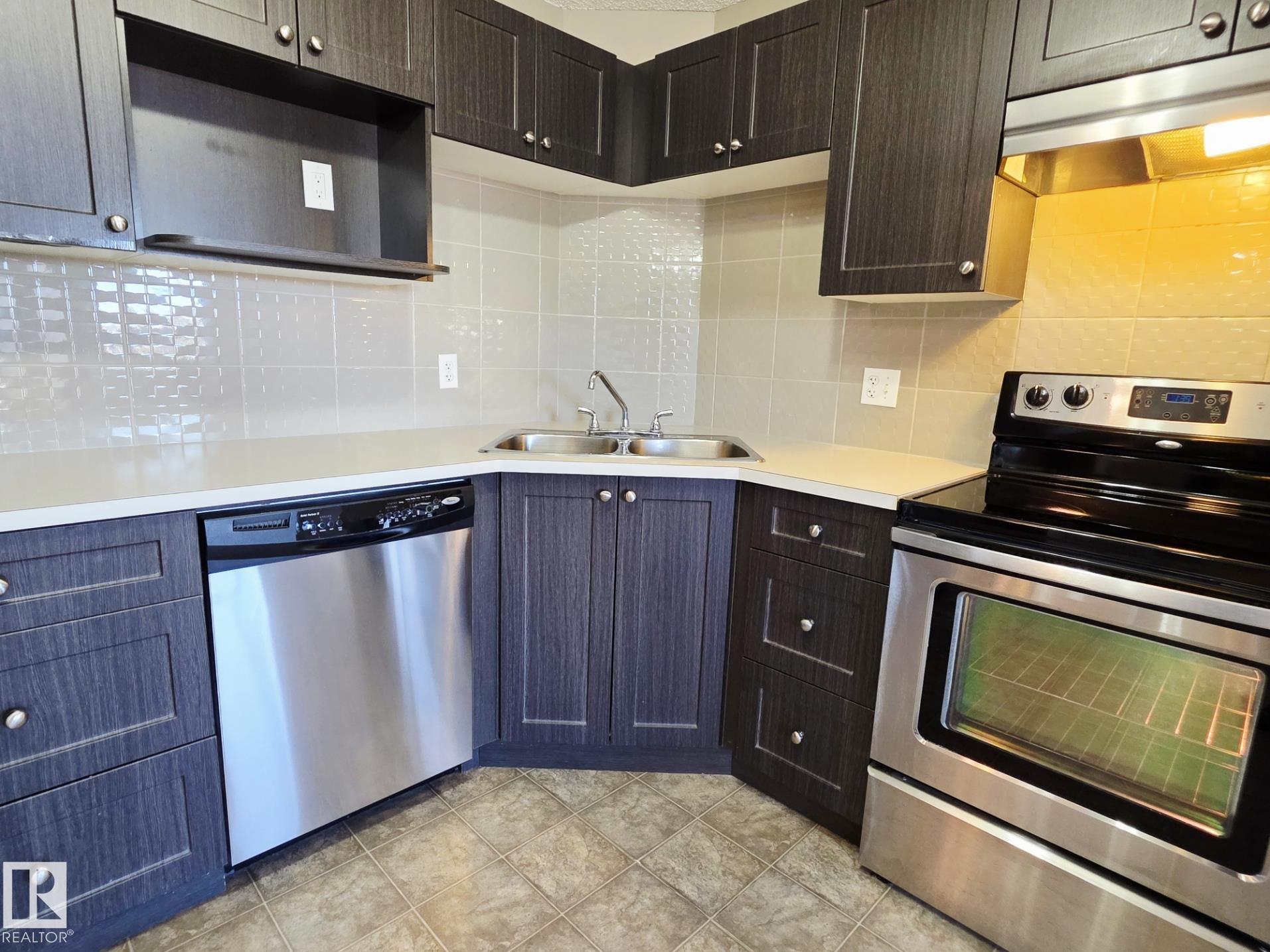 Photo 10 at 340 - 1520 Hammond Gate NW, The Hamptons, Edmonton