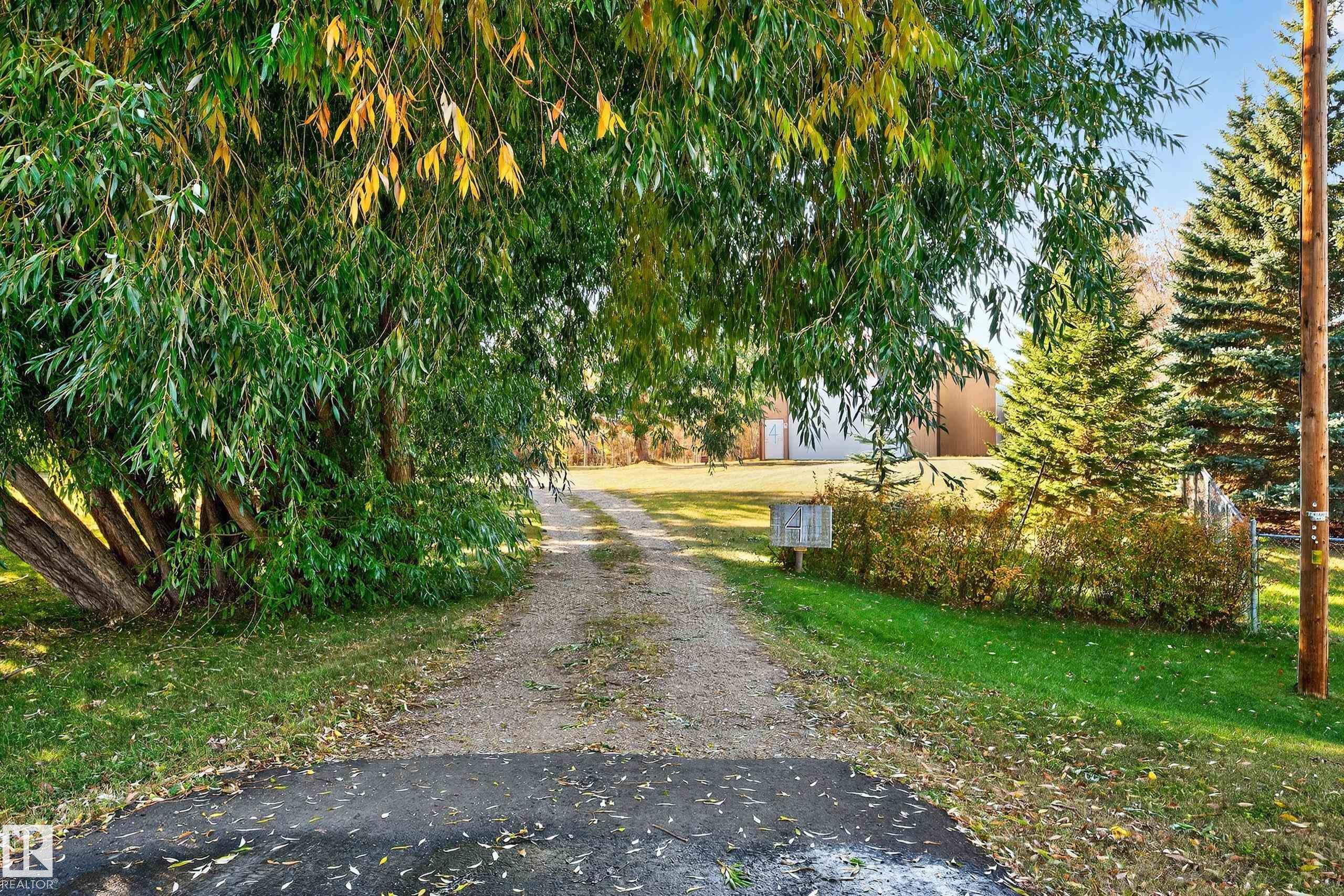 Photo 2 at 4 - 51317 Hghway 60, Spanish Oaks, Rural Parkland County