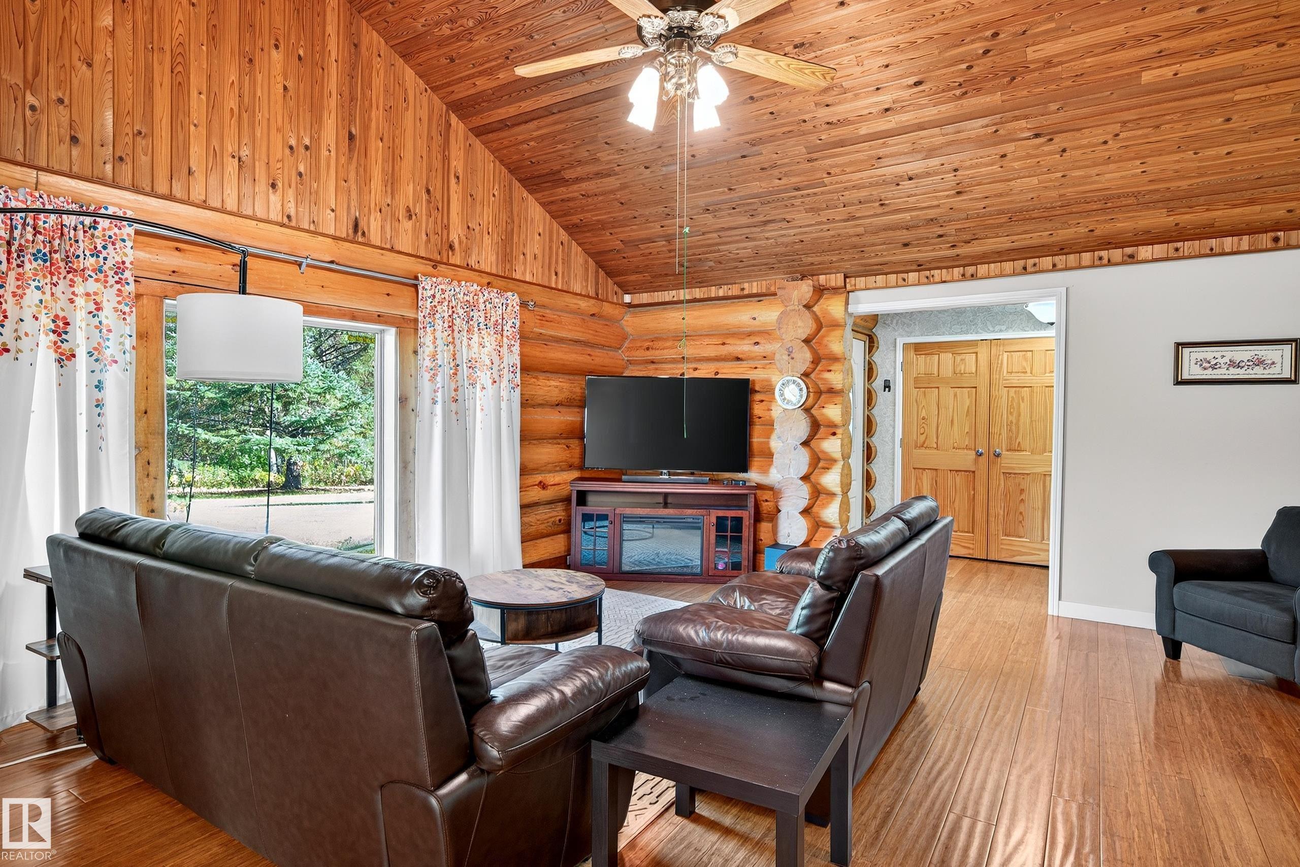 Photo 12 at 4 - 51317 Hghway 60, Spanish Oaks, Rural Parkland County