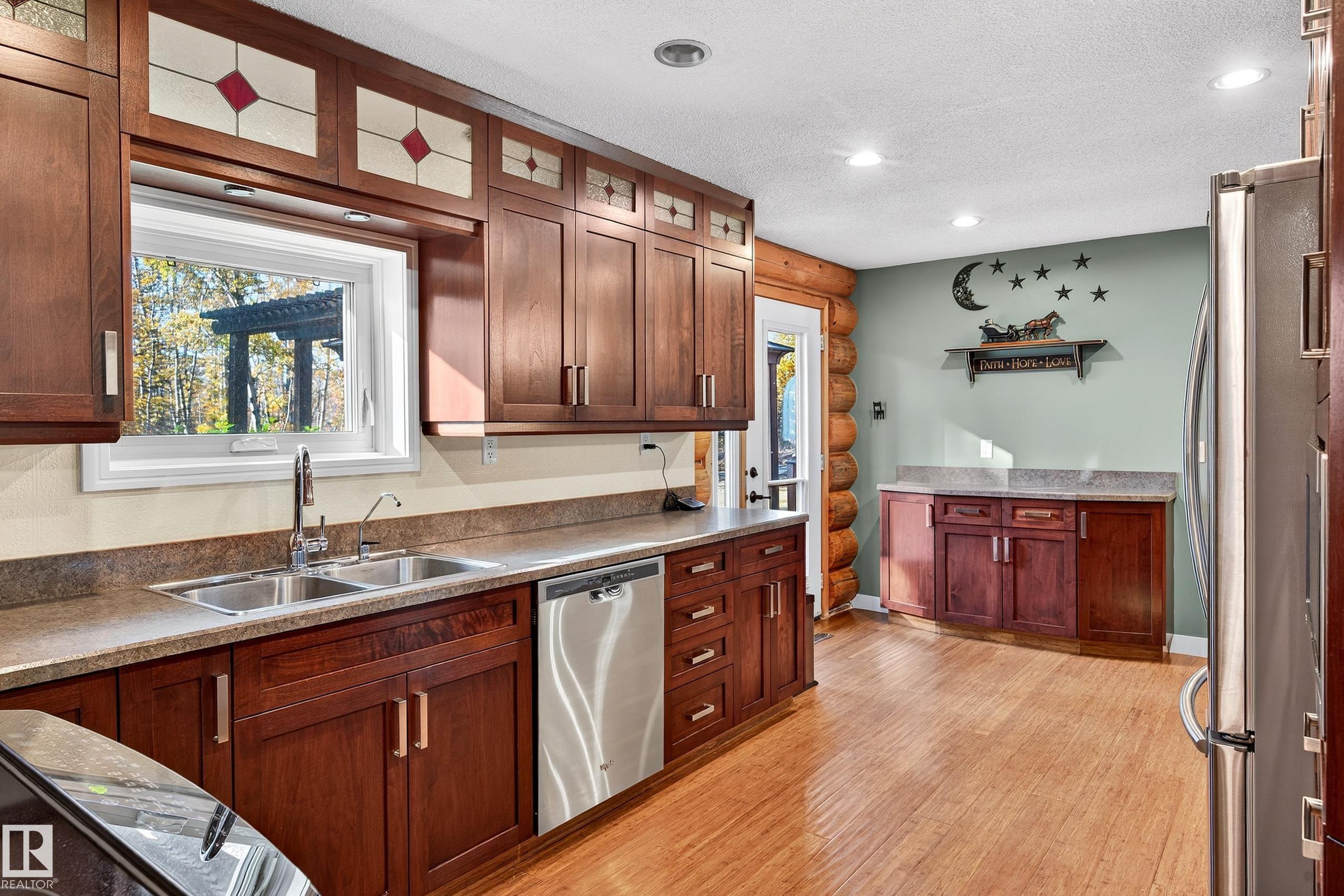 Photo 16 at 4 - 51317 Hghway 60, Spanish Oaks, Rural Parkland County