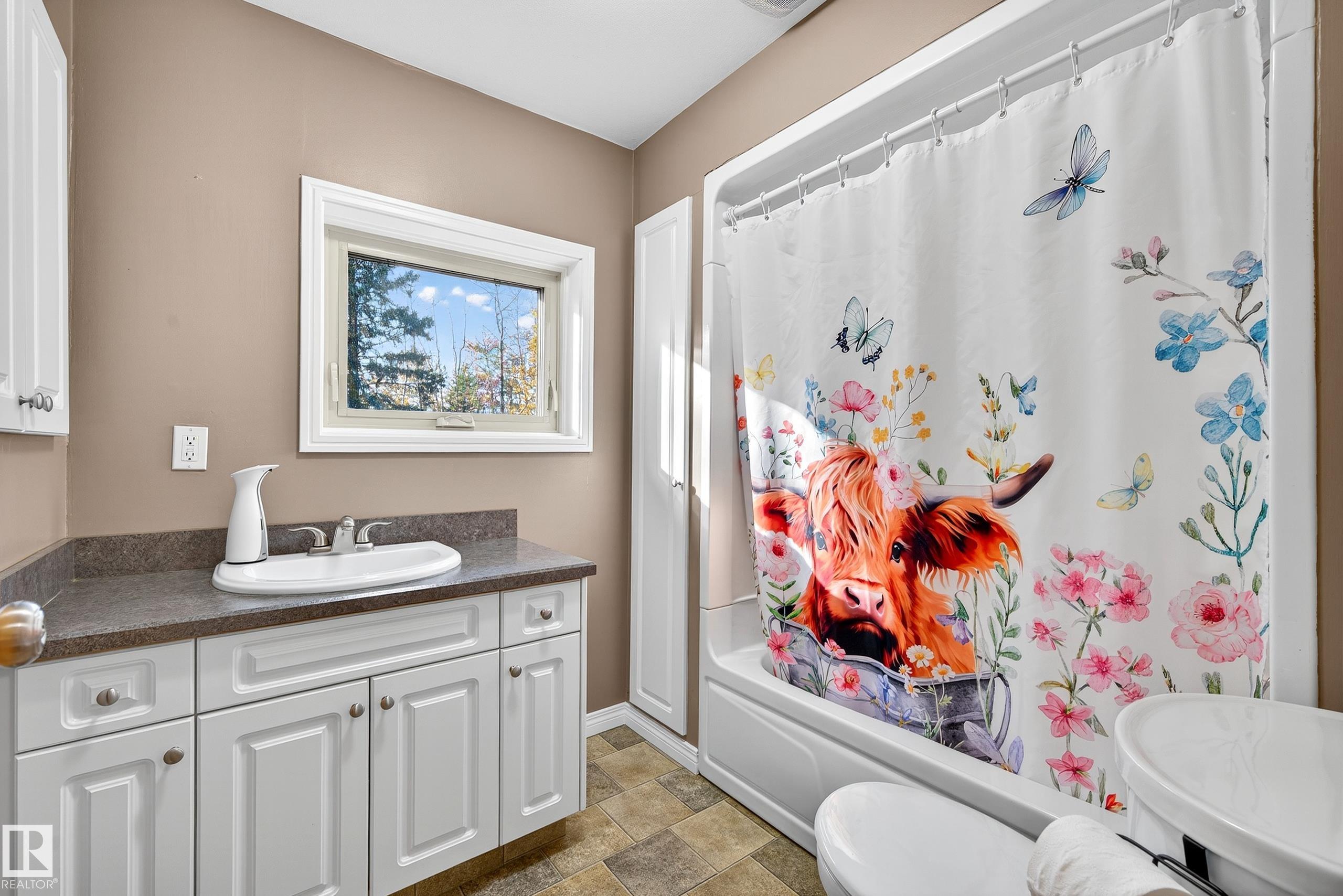 Photo 37 at 4 - 51317 Hghway 60, Spanish Oaks, Rural Parkland County
