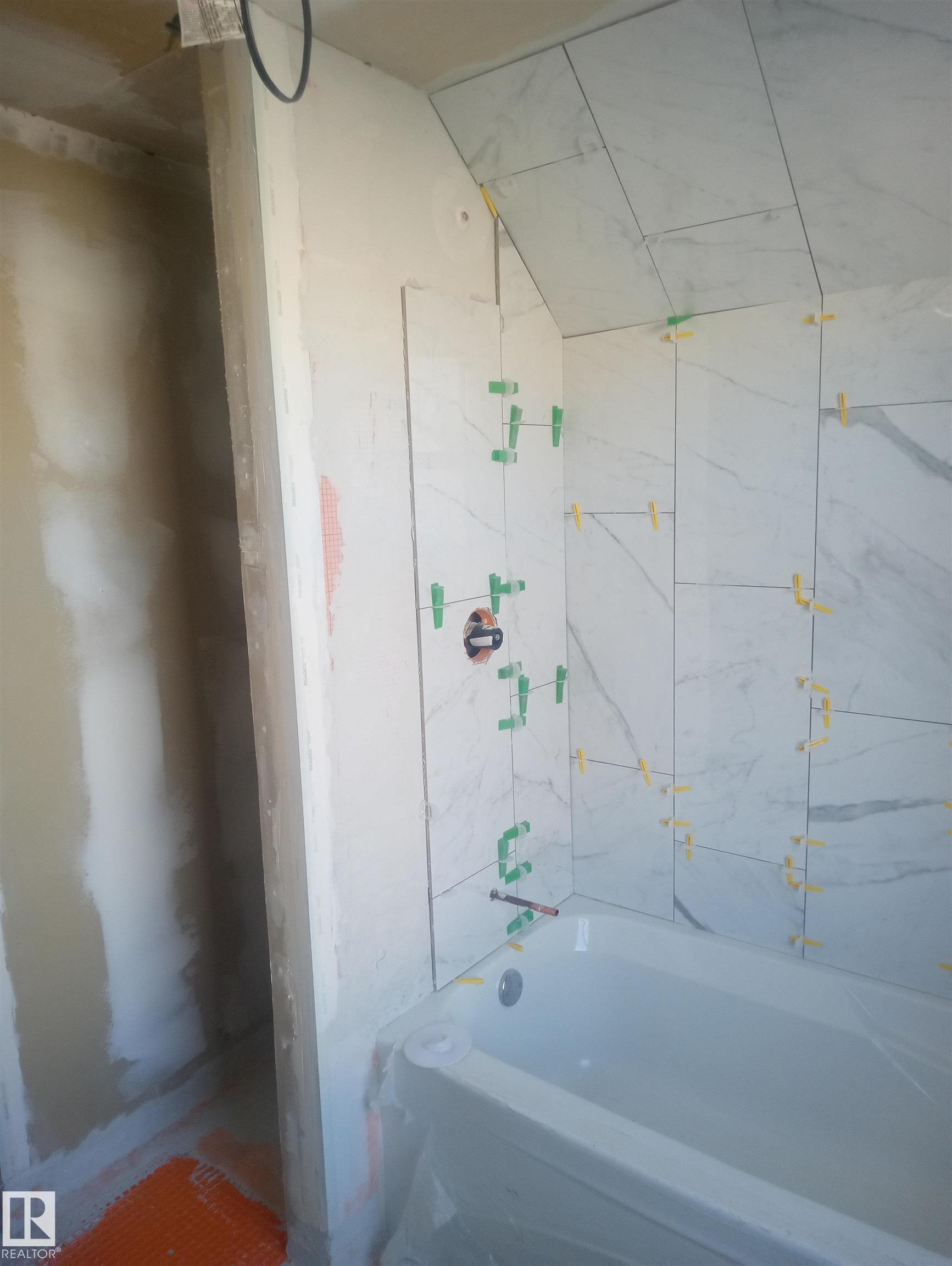 Photo 5 at 11235 95 Street NW, Alberta Avenue, Edmonton