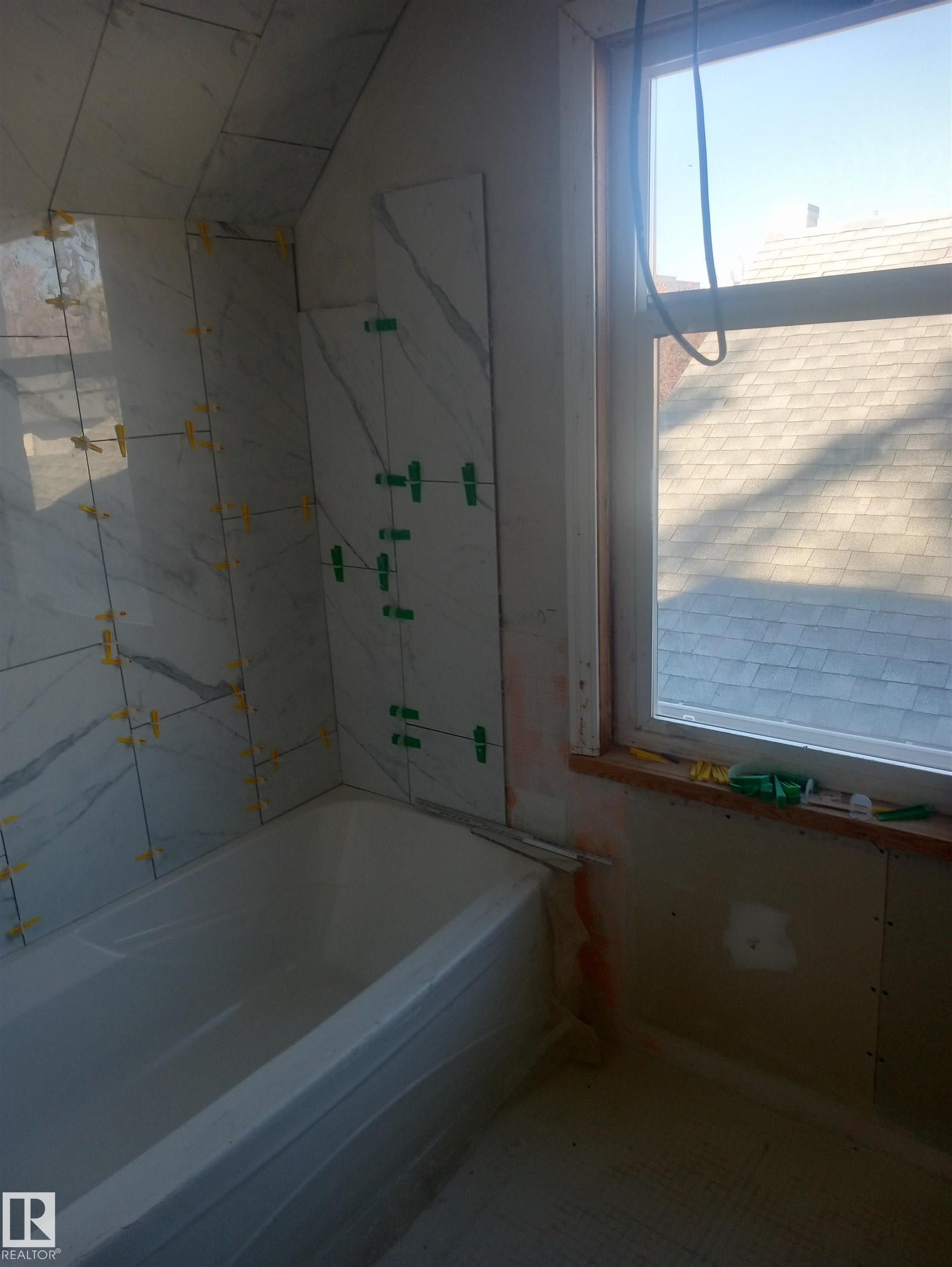 Photo 6 at 11235 95 Street NW, Alberta Avenue, Edmonton