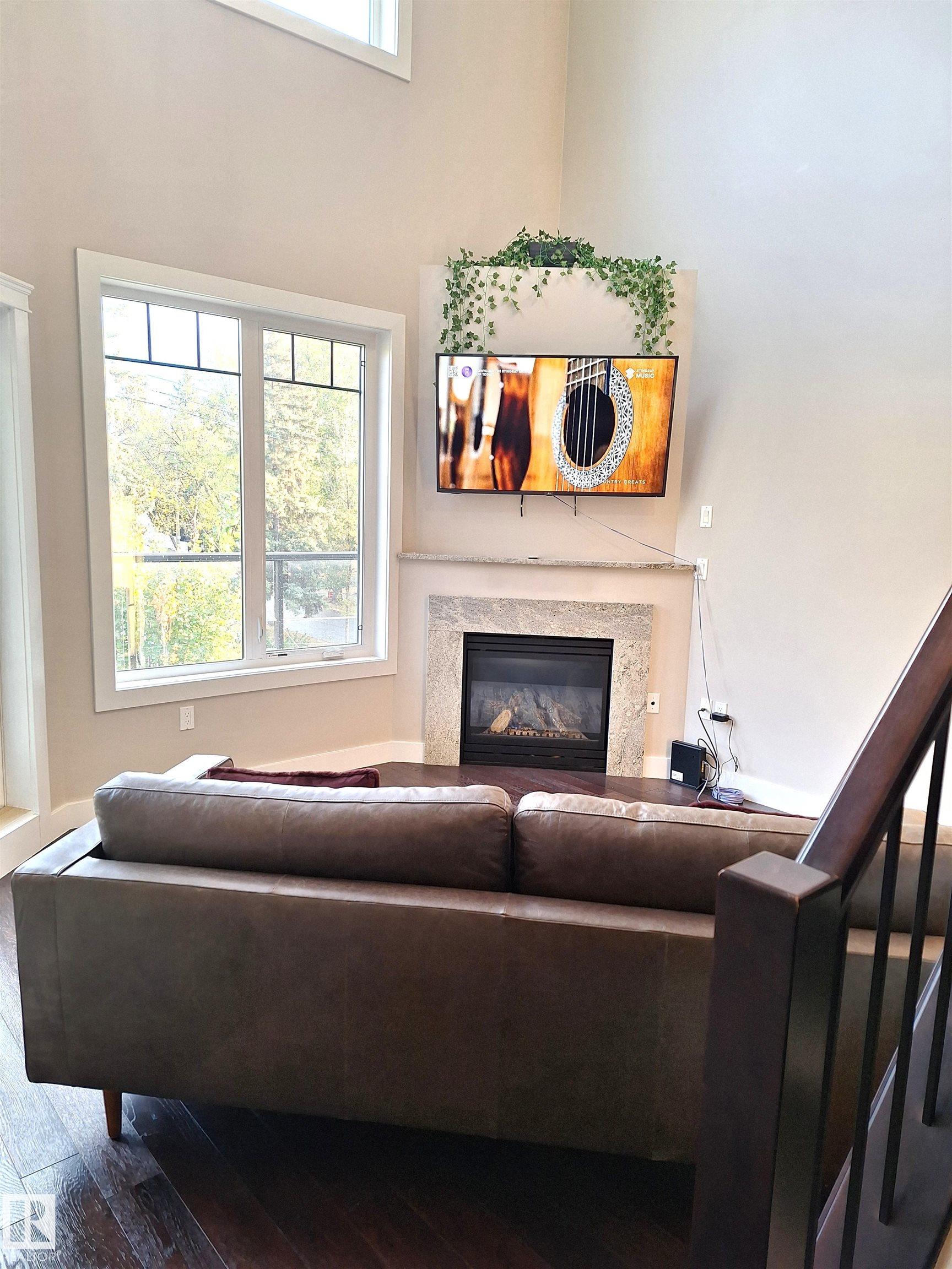 Photo 9 at 50 - 11518 76 Avenue NW, Belgravia, Edmonton