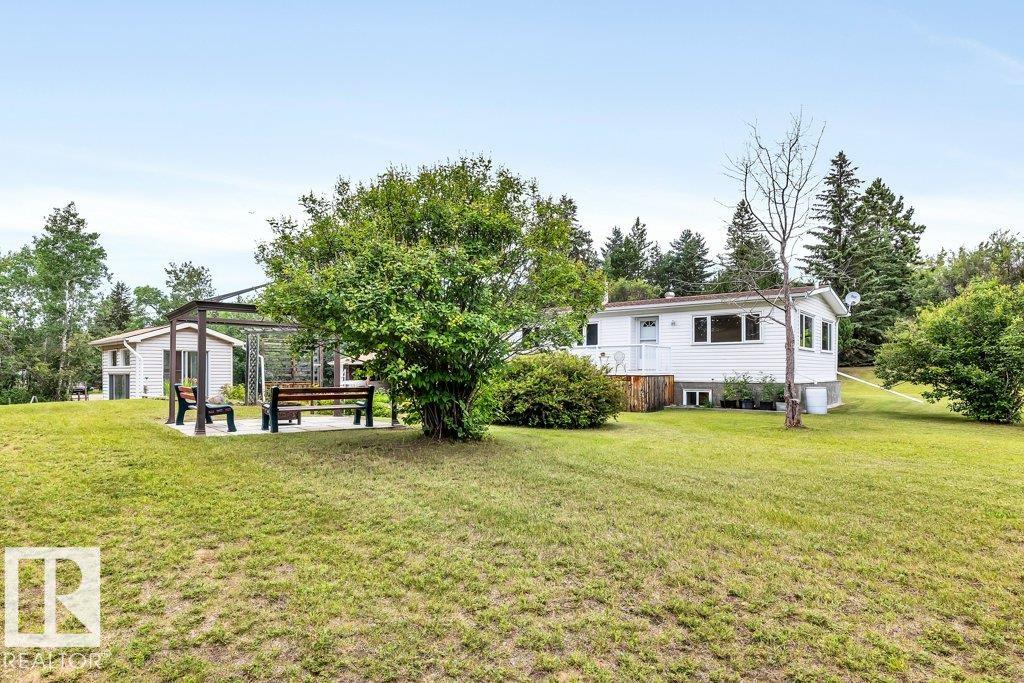 Photo 2 at 24-51213 Rge Rd 261, Silver Bell Heights, Rural Parkland County
