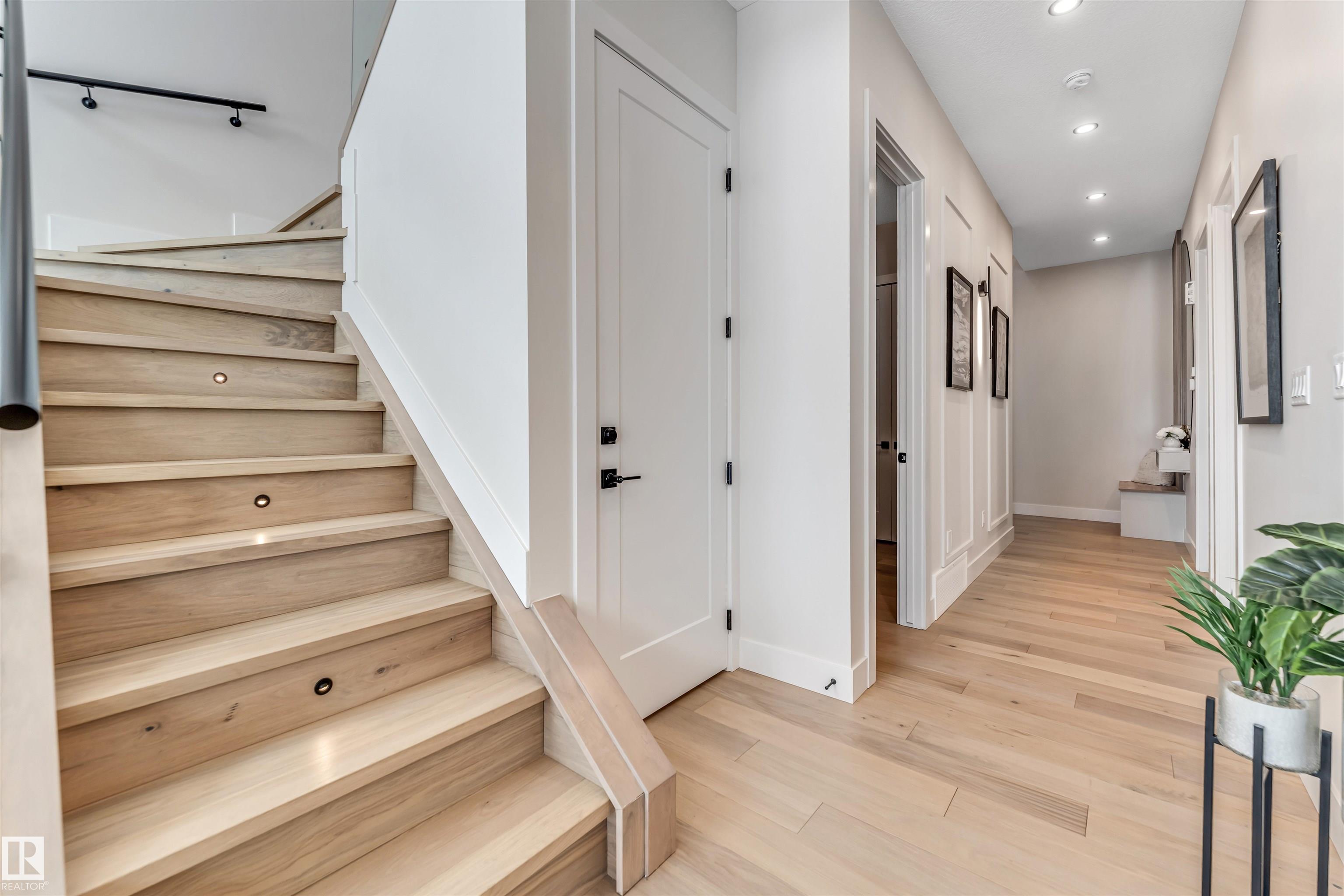 Photo 14 at 7663 Kimiwan Crescent SW, Keswick, Edmonton