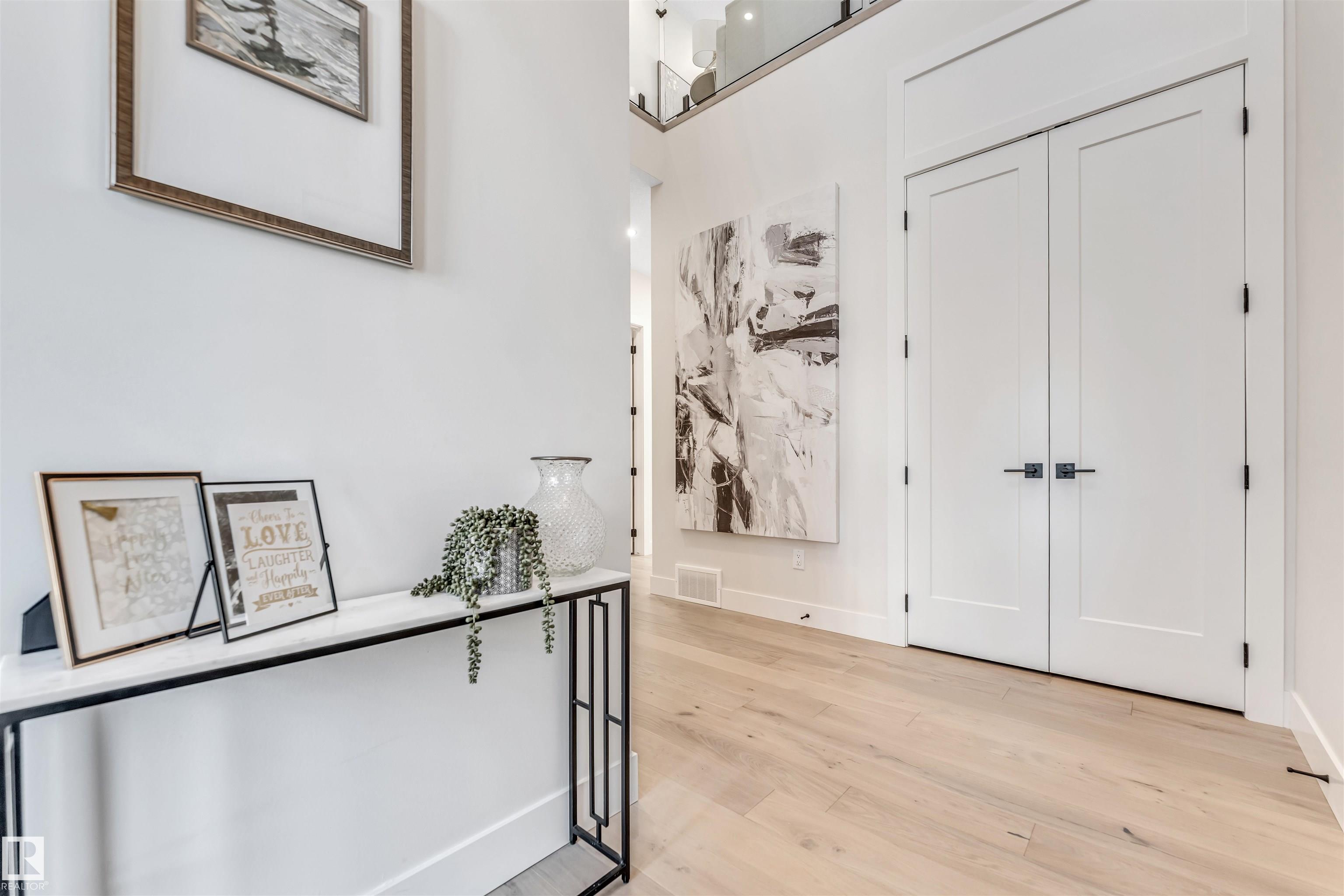 Photo 3 at 7663 Kimiwan Crescent SW, Keswick, Edmonton