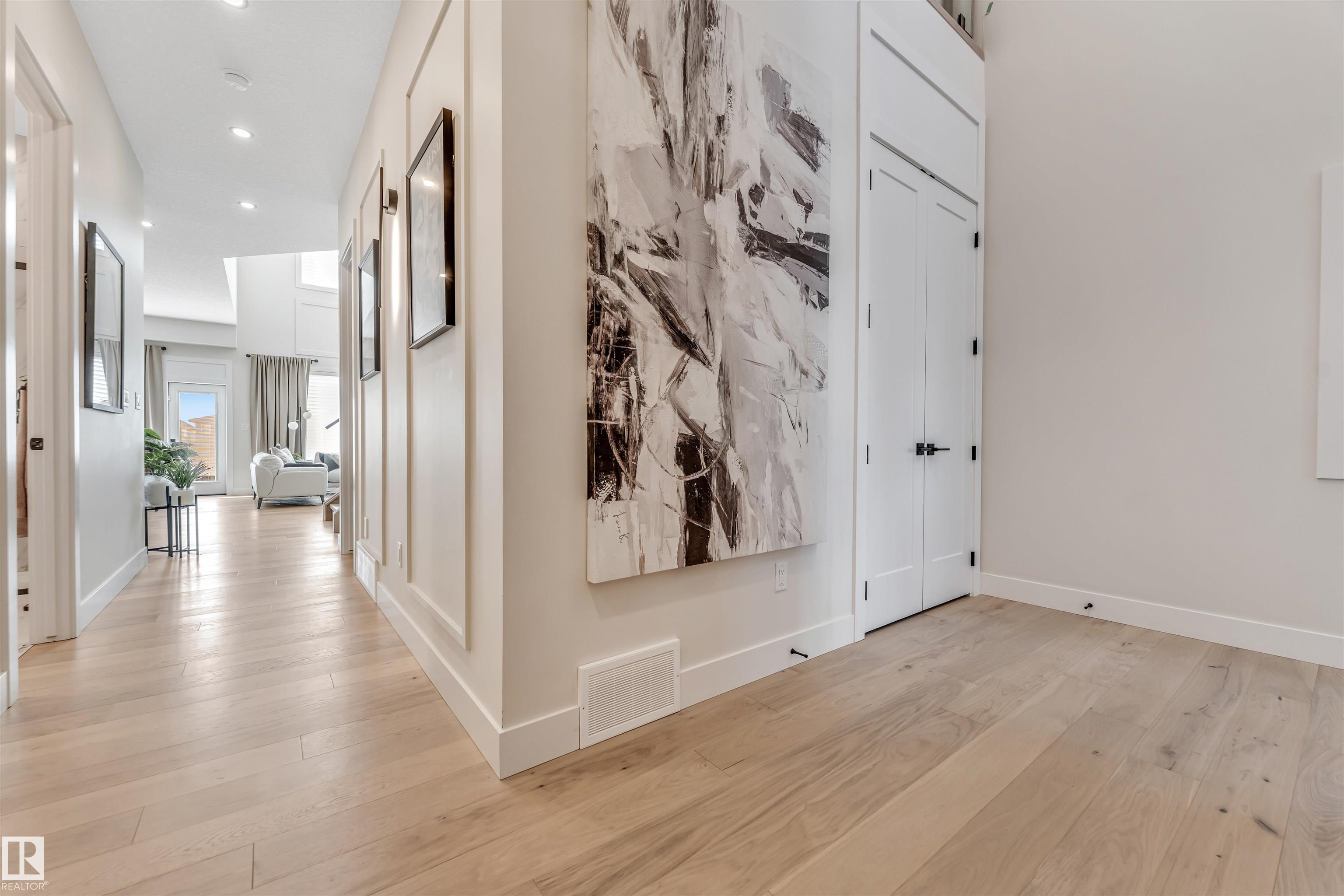 Photo 7 at 7663 Kimiwan Crescent SW, Keswick, Edmonton