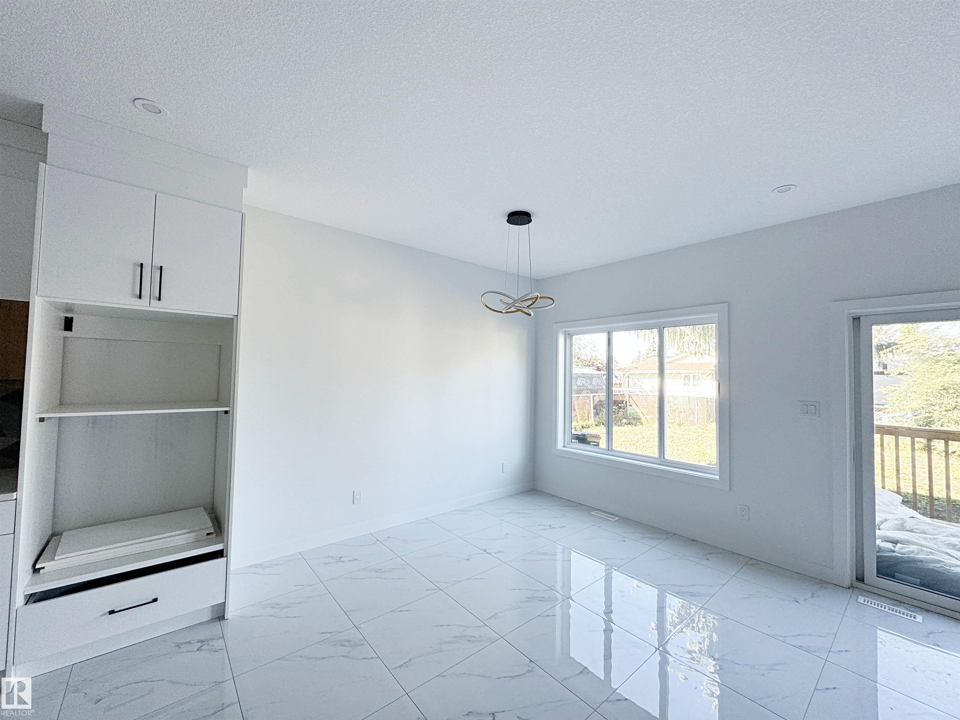 Photo 12 at 1314 35 Street NW, Crawford Plains, Edmonton