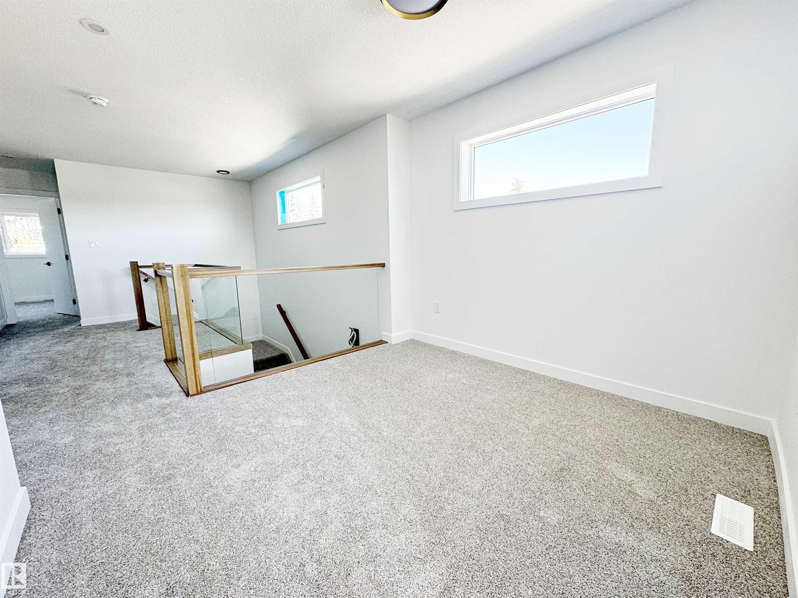 Photo 25 at 1314 35 Street NW, Crawford Plains, Edmonton