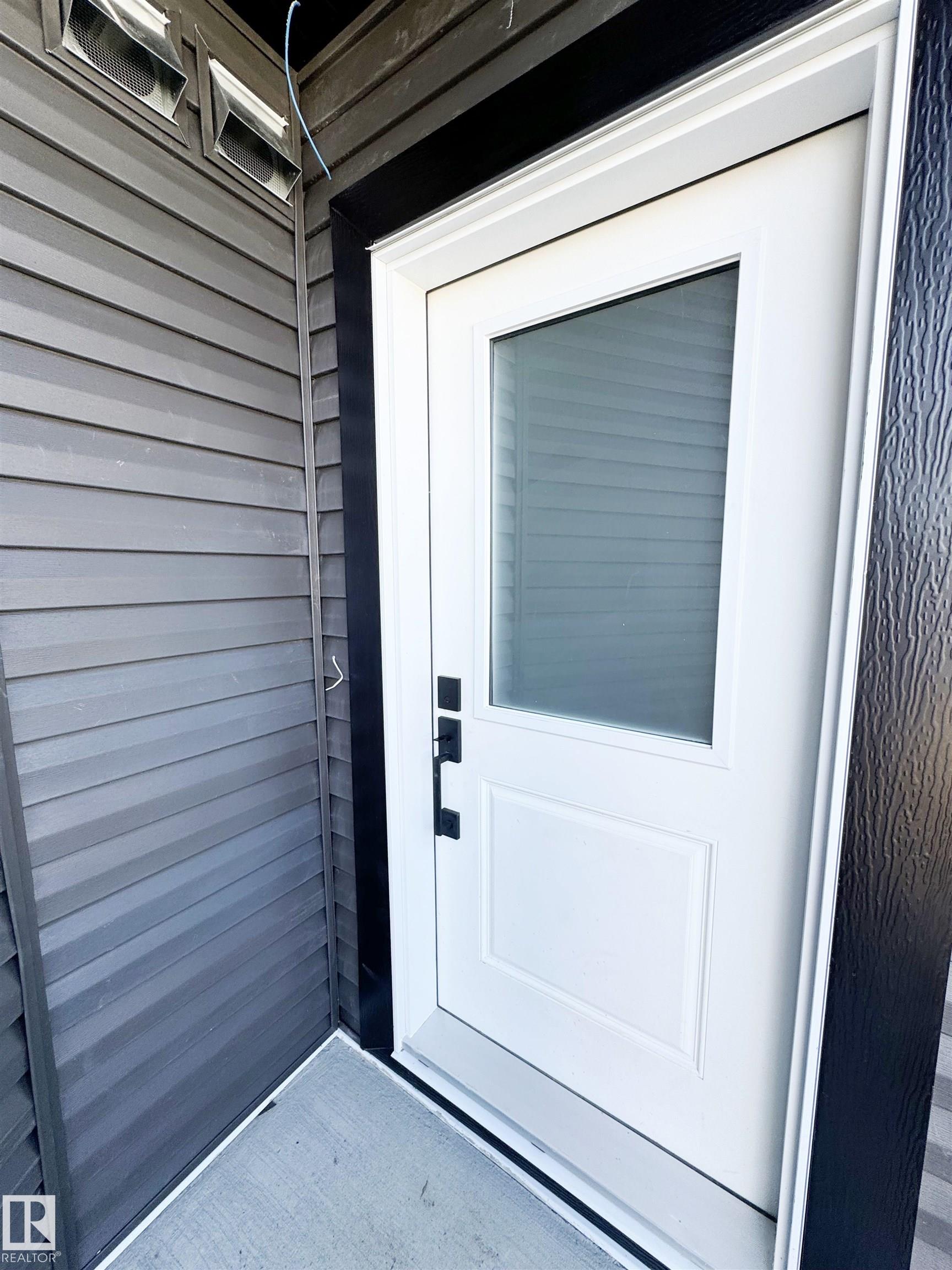 Photo 4 at 1314 35 Street NW, Crawford Plains, Edmonton