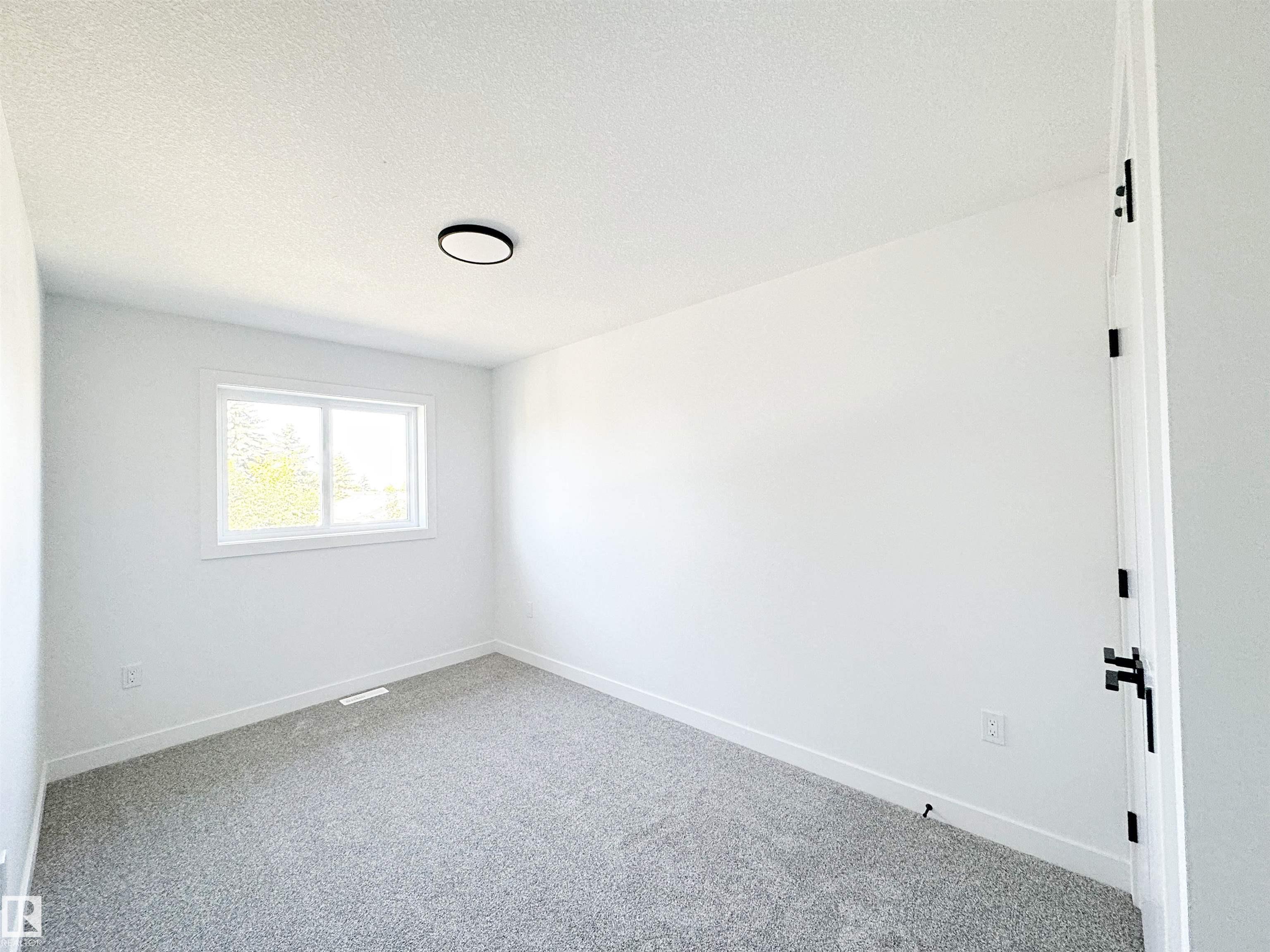 Photo 37 at 1314 35 Street NW, Crawford Plains, Edmonton