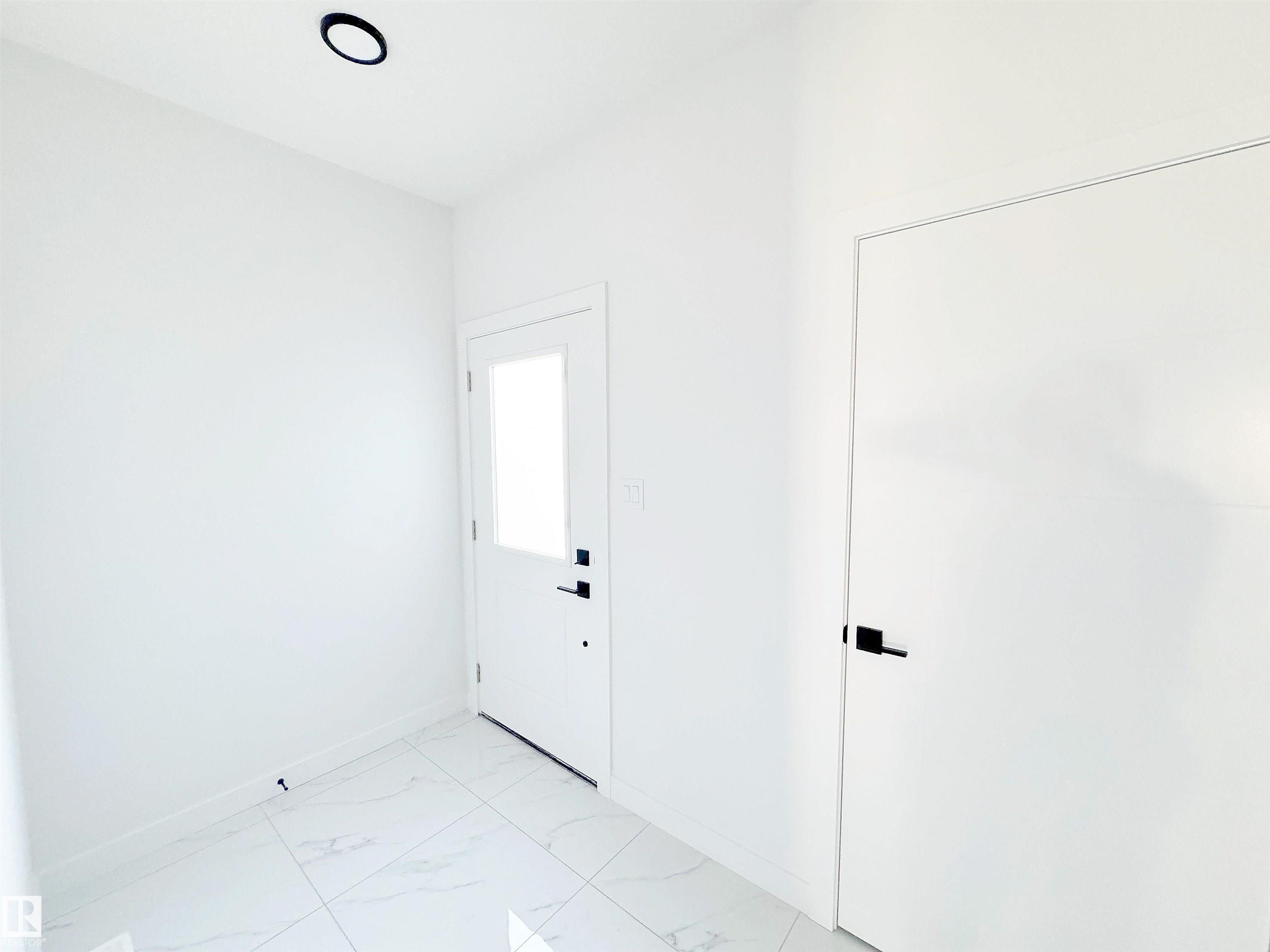 Photo 5 at 1314 35 Street NW, Crawford Plains, Edmonton