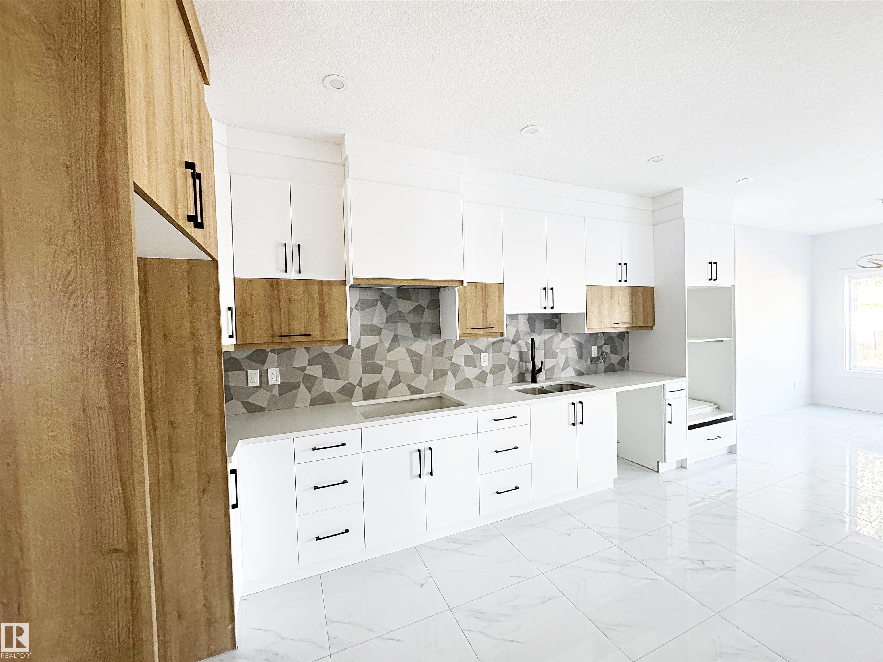 Photo 8 at 1314 35 Street NW, Crawford Plains, Edmonton