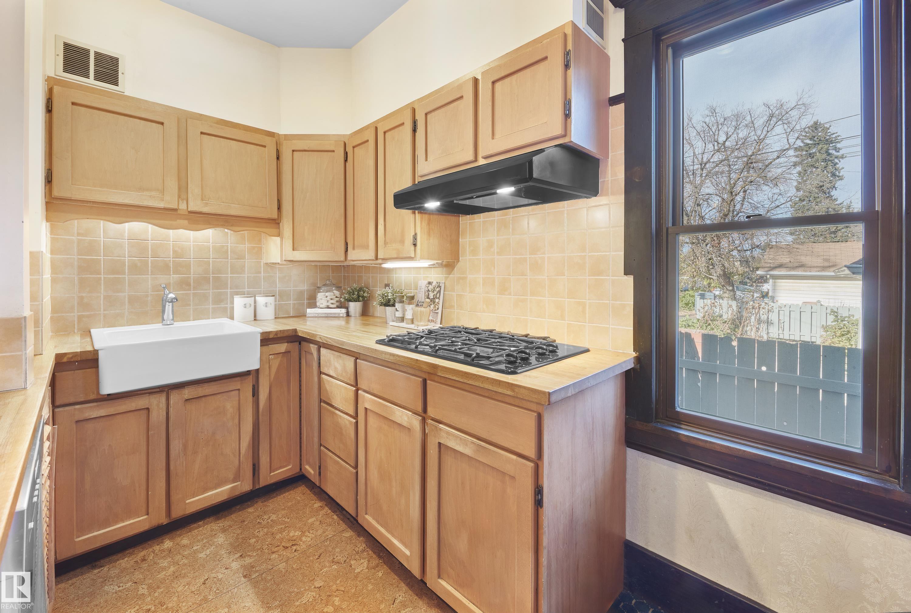 Photo 17 at 12614 106 Avenue NW, Westmount, Edmonton