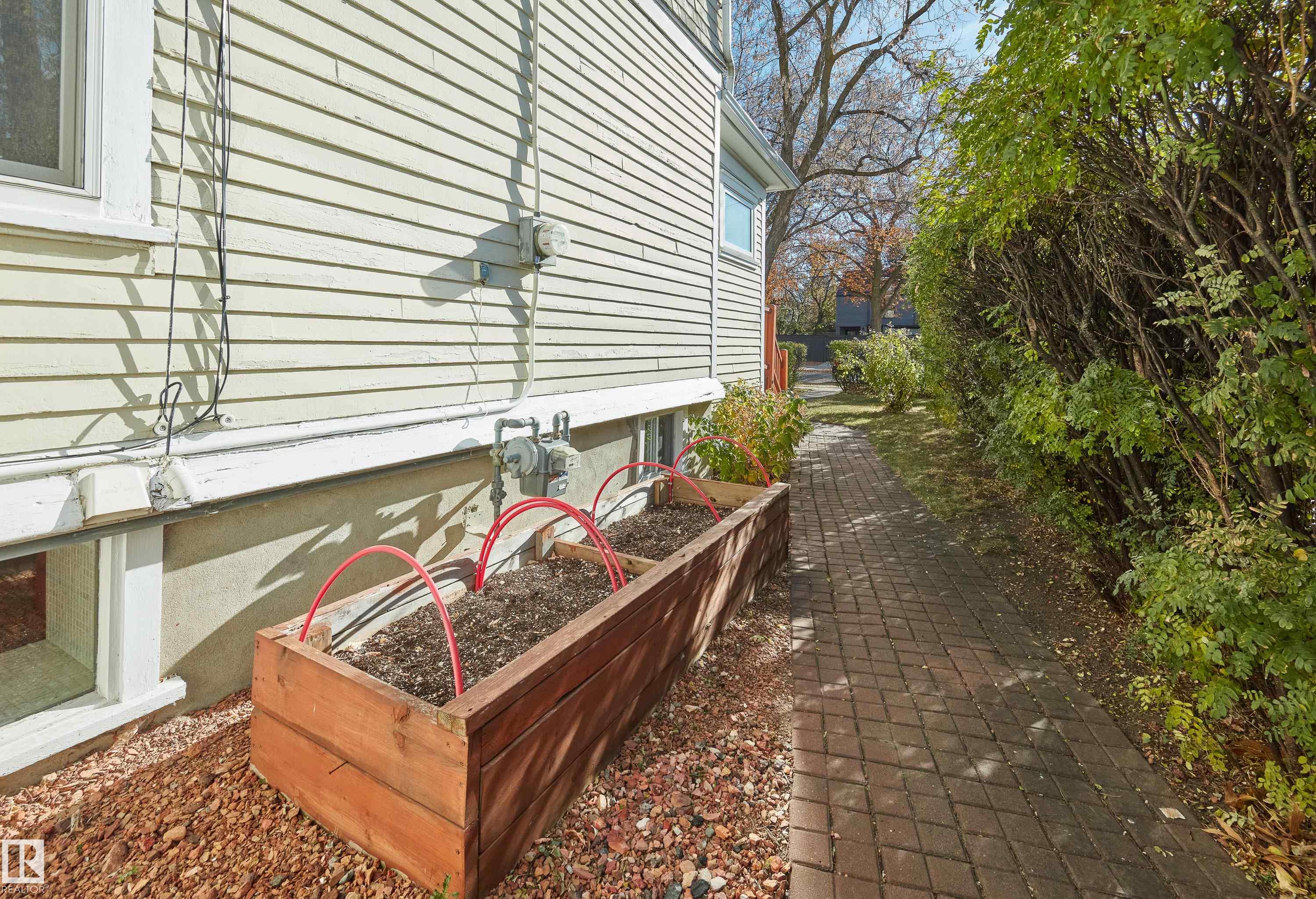 Photo 36 at 12614 106 Avenue NW, Westmount, Edmonton