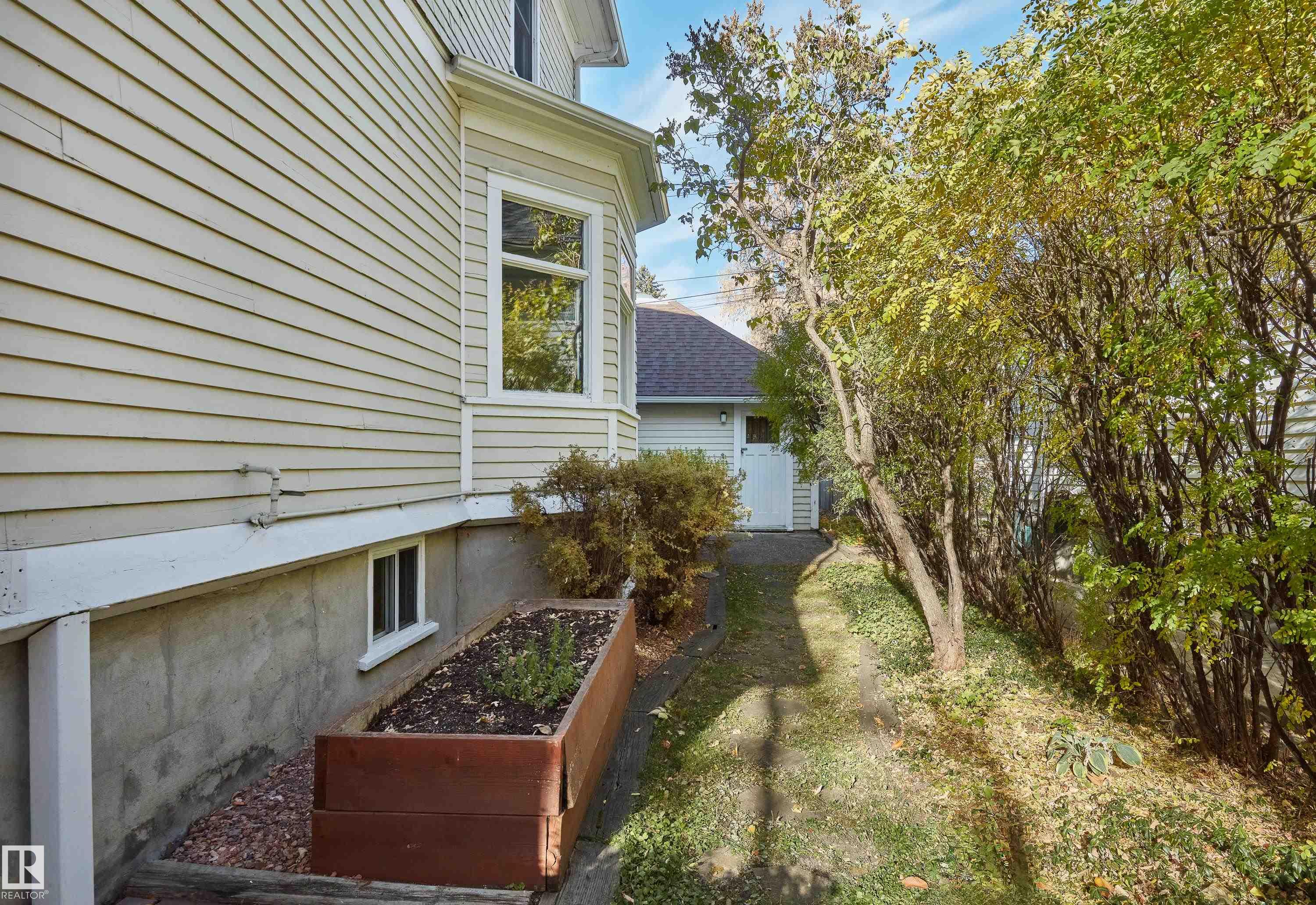 Photo 37 at 12614 106 Avenue NW, Westmount, Edmonton