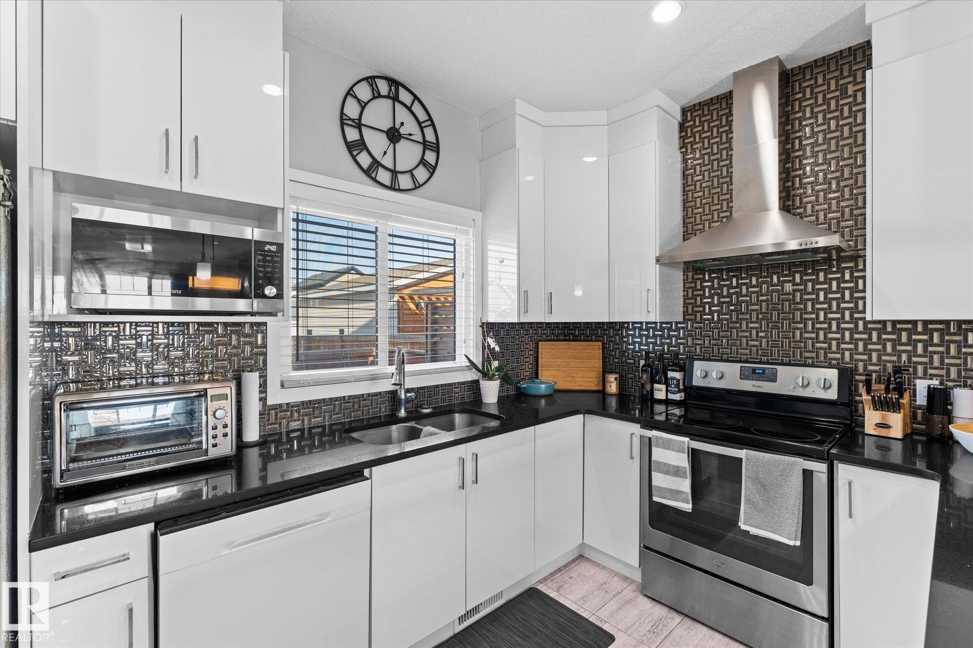 Photo 14 at 3510 48 Avenue, Forest Heights, Beaumont