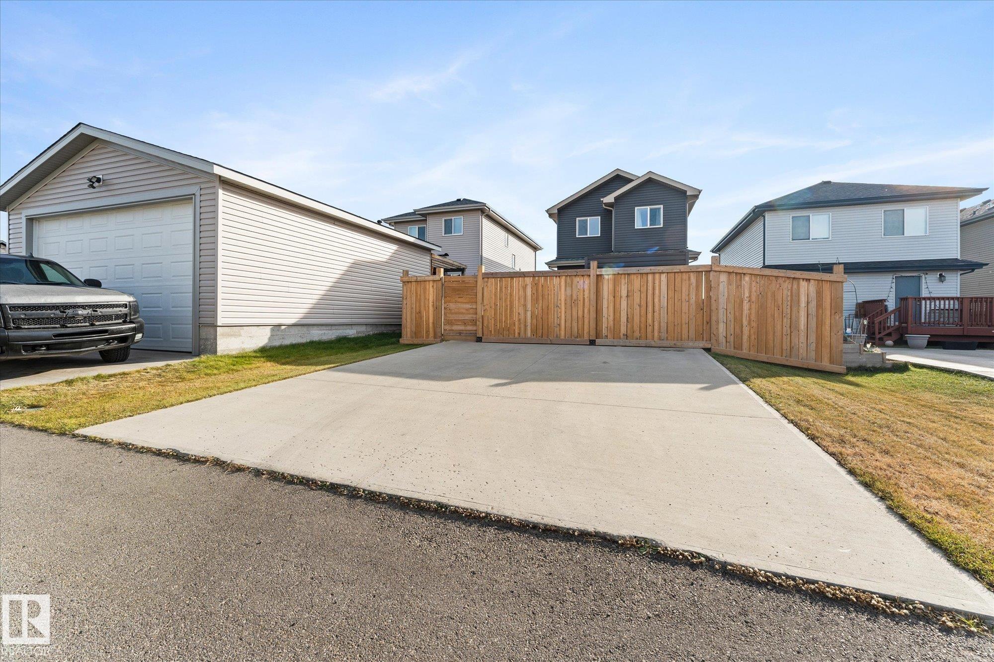 Photo 40 at 3510 48 Avenue, Forest Heights, Beaumont