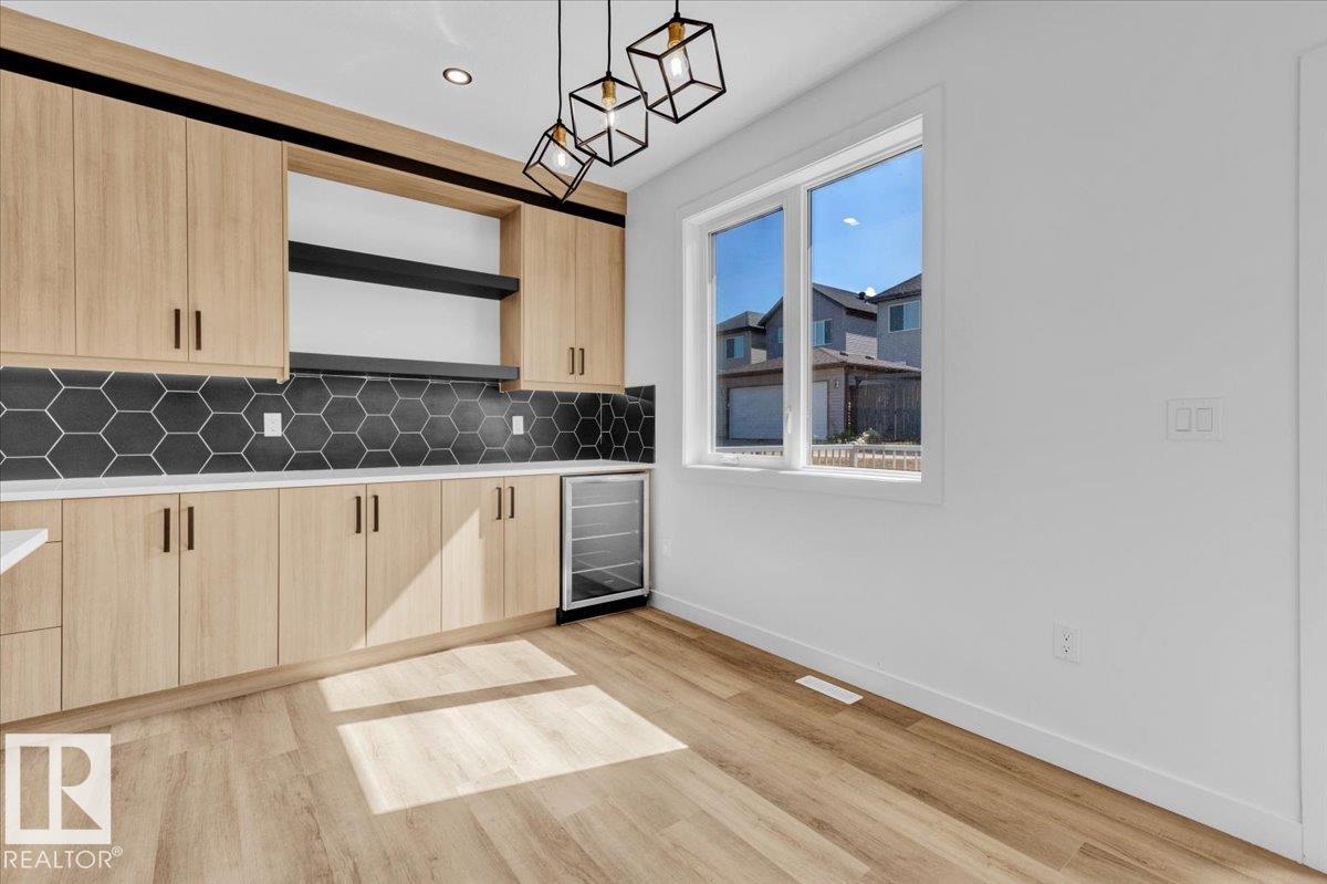 Photo 14 at 1119 Gyrfalcon Crescent NW, Hawks Ridge, Edmonton